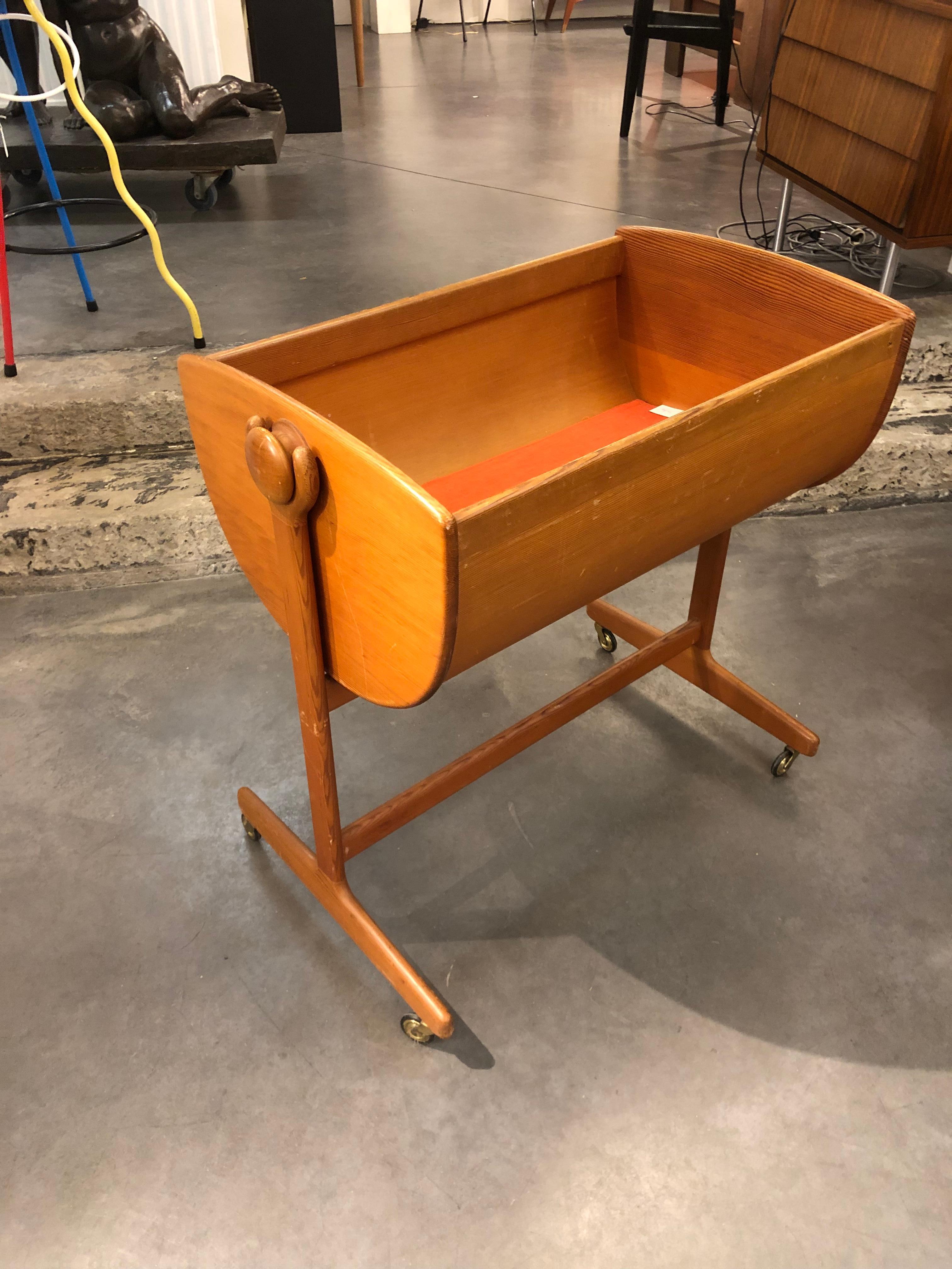 Mid-Century Modern Cradle by Nanna Ditzel For Sale
