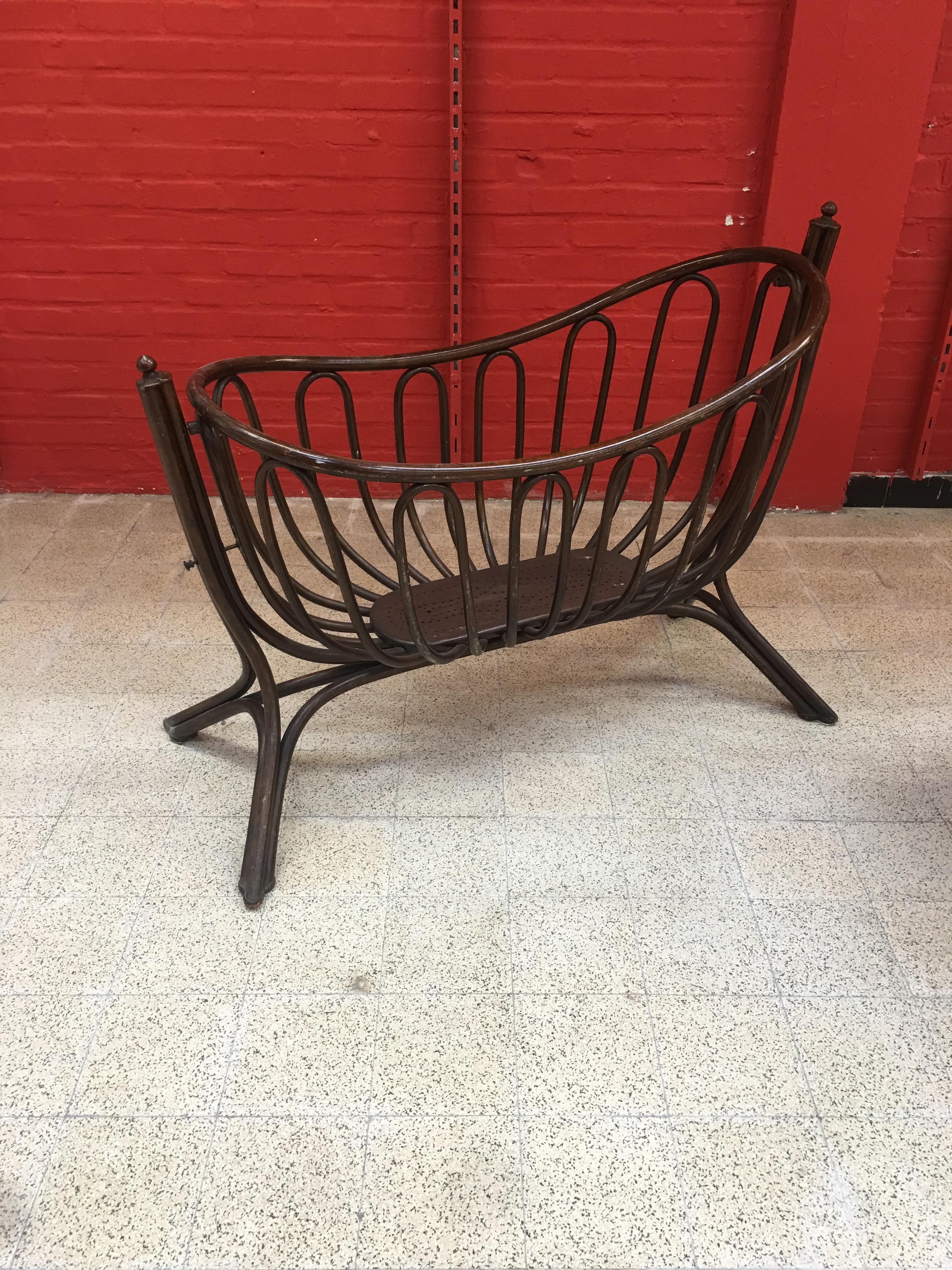 Cradle for baby Art Nouveau bentwood attributed to Thonet, circa 1900
Trace of label.