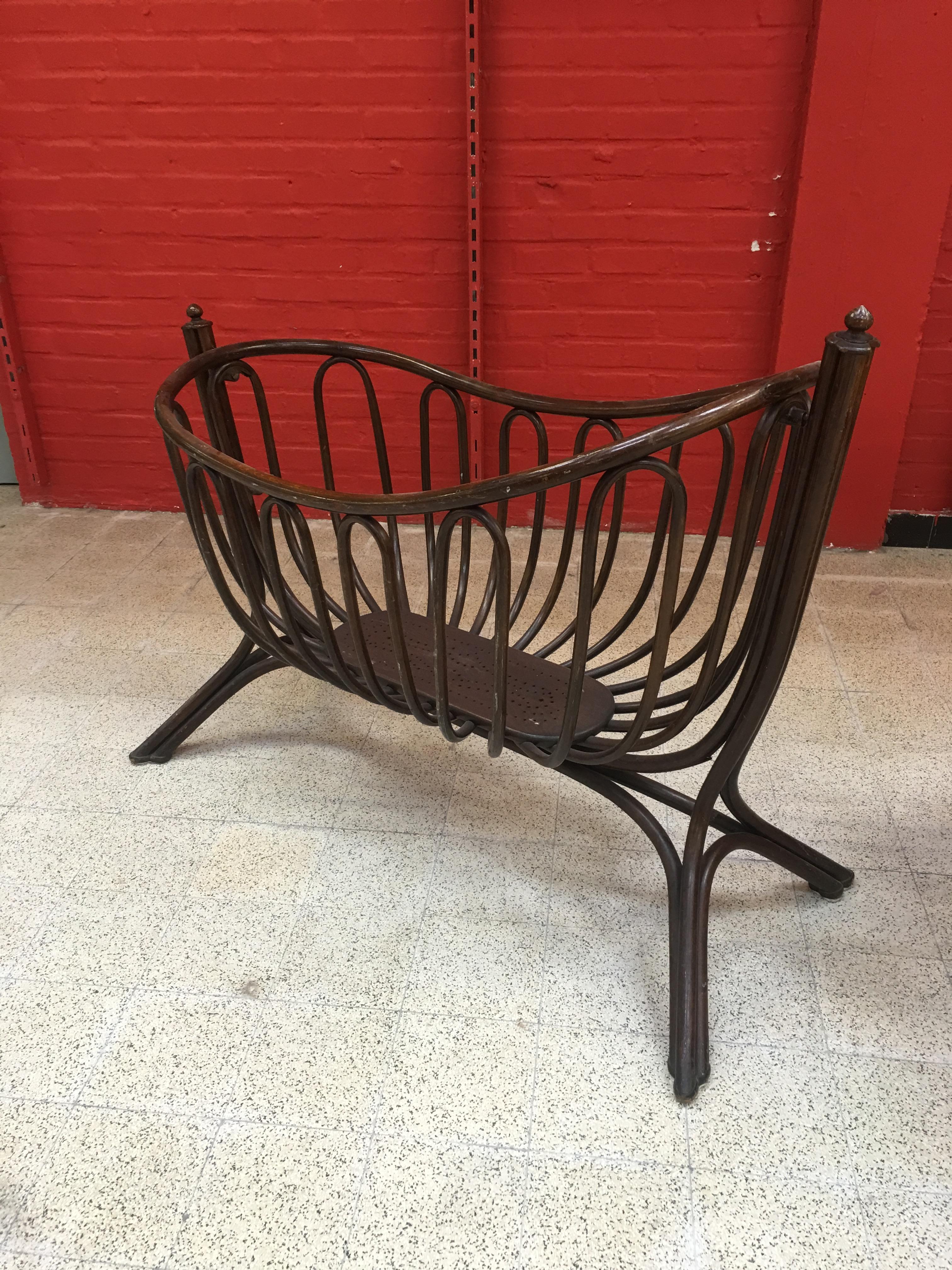 Cradle for Baby Art Nouveau Bentwood Attributed to Thonet, circa 1900, Label For Sale 1