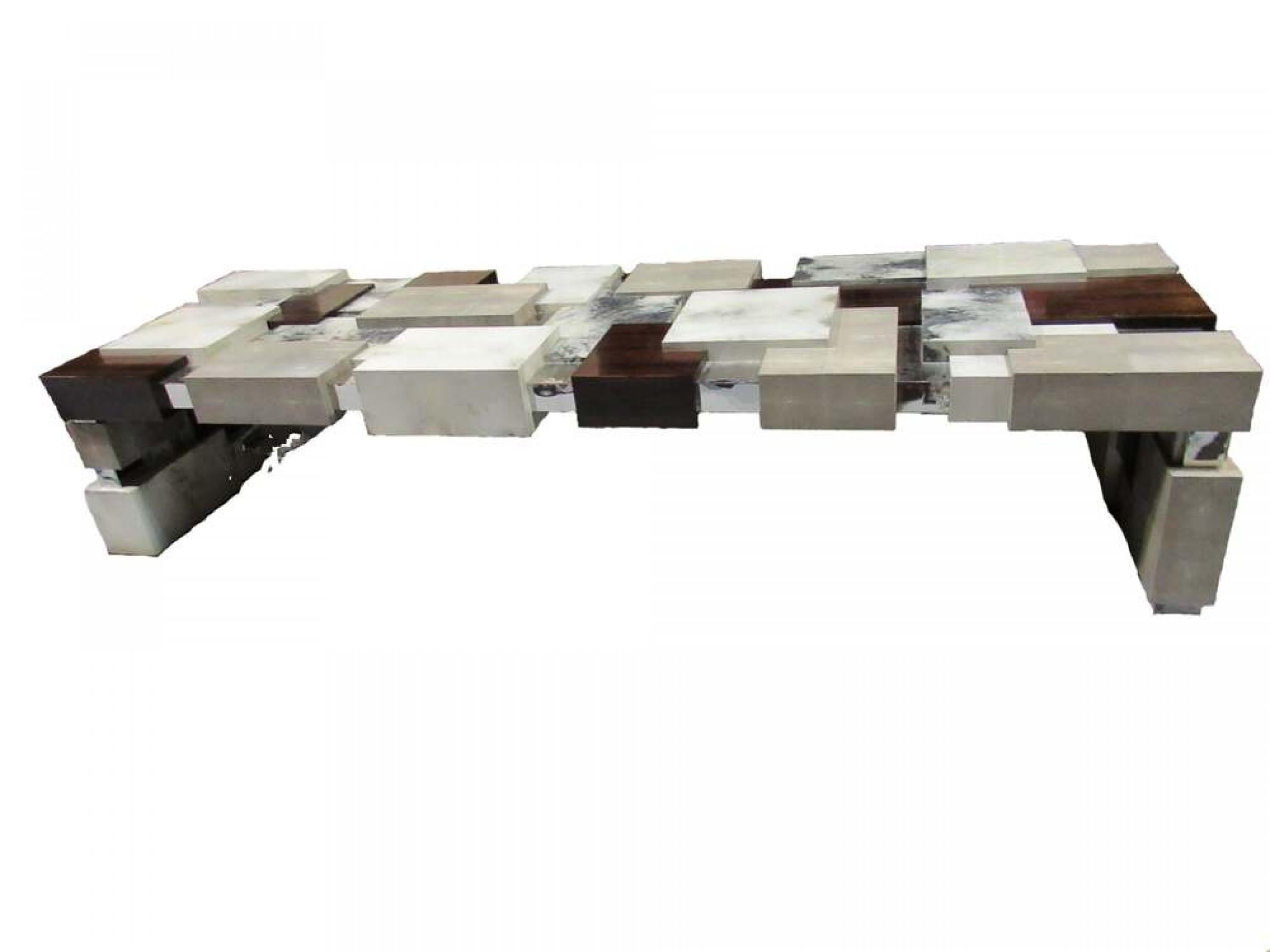 Mid-Century Modern Craft Assoc. Table monumentale en galuchat, ébène de Macassar, parchemin et chrome en vente