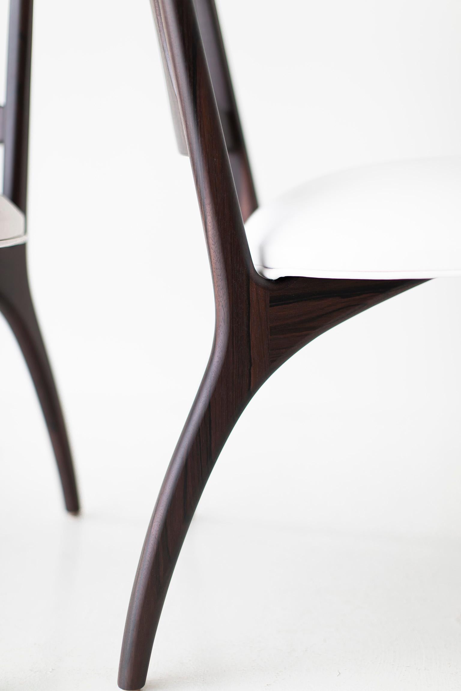 Moderne Chaises de salle à manger Craft Associates, chaises de salle à manger The Moderns Modernity en noyer, cuir en vente
