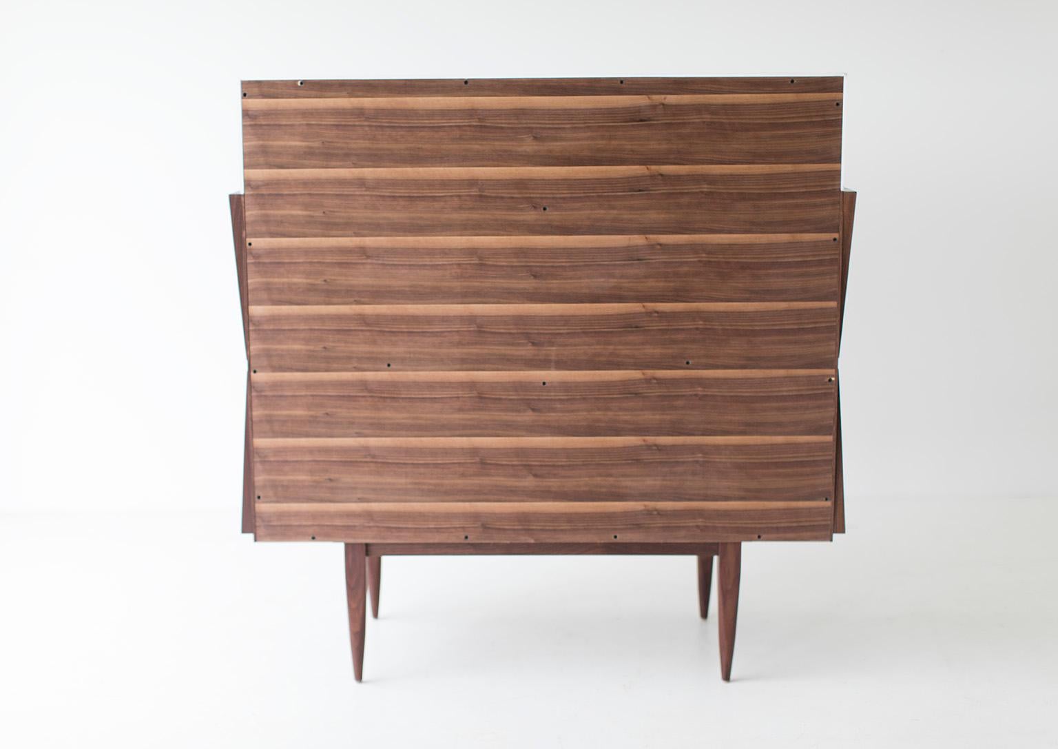 Craft Associates Dresser, Modern Walnut Dresser, 8 Drawers For Sale 2