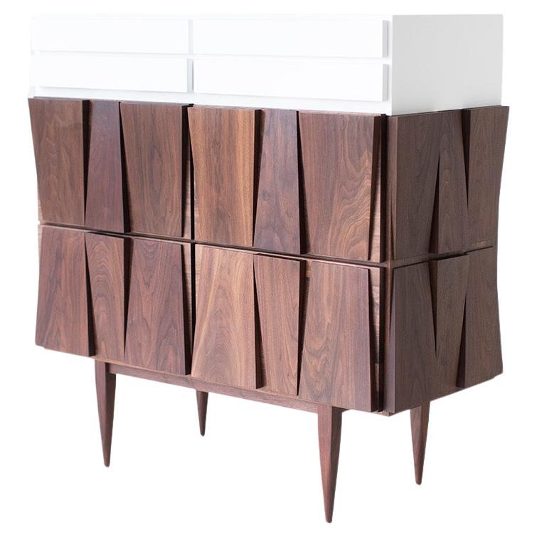 Craft Associates Dresser, Modern Walnut Dresser, 8 Drawers For Sale