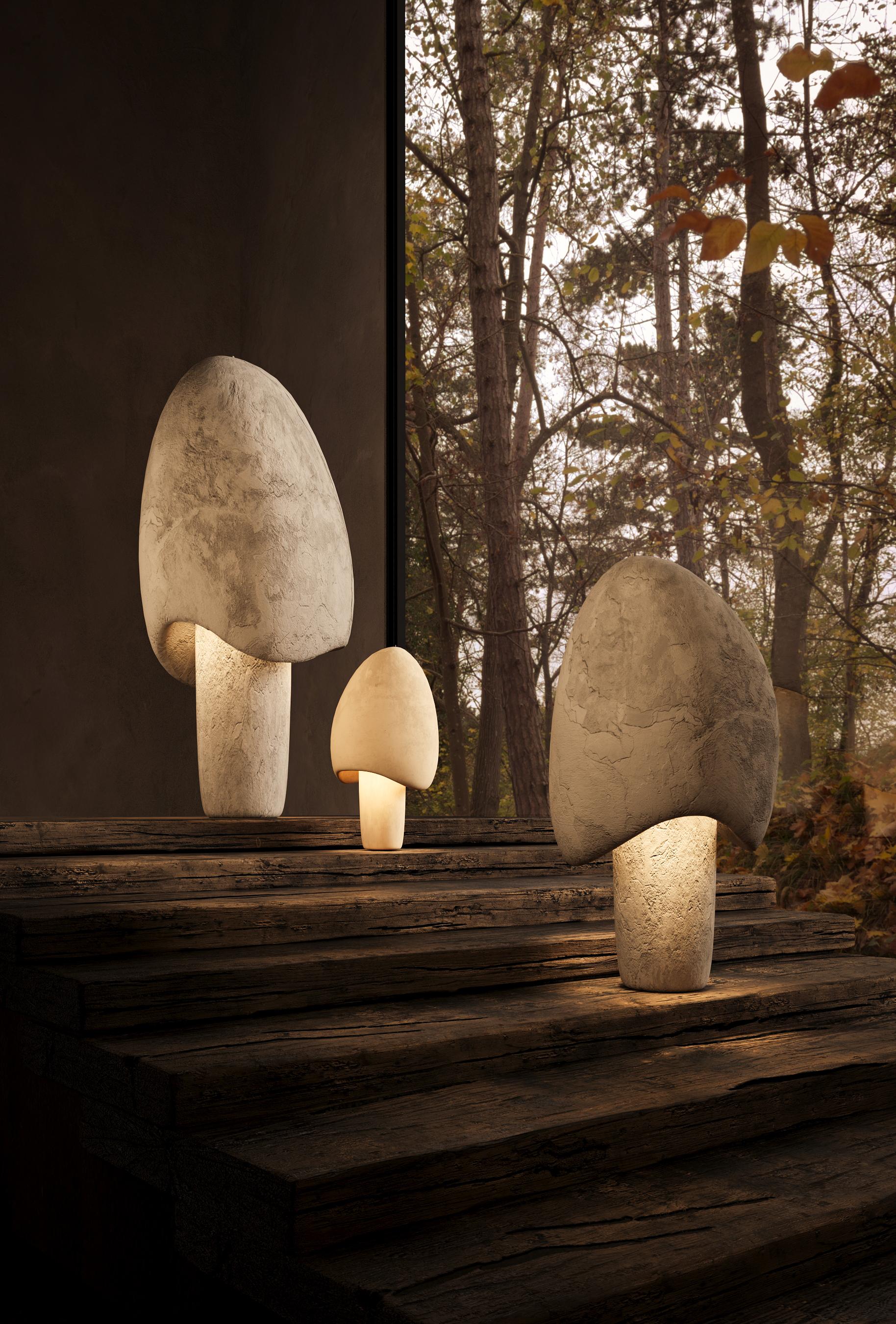ist eine der erstaunlichsten Designerlampen der Welt. Seine Natürlichkeit
morphische Form und das skurrile Lichtdesign entführen Sie in eine
magische Wiese, ein Ort des schimmernden, freudigen Friedens. Diese
