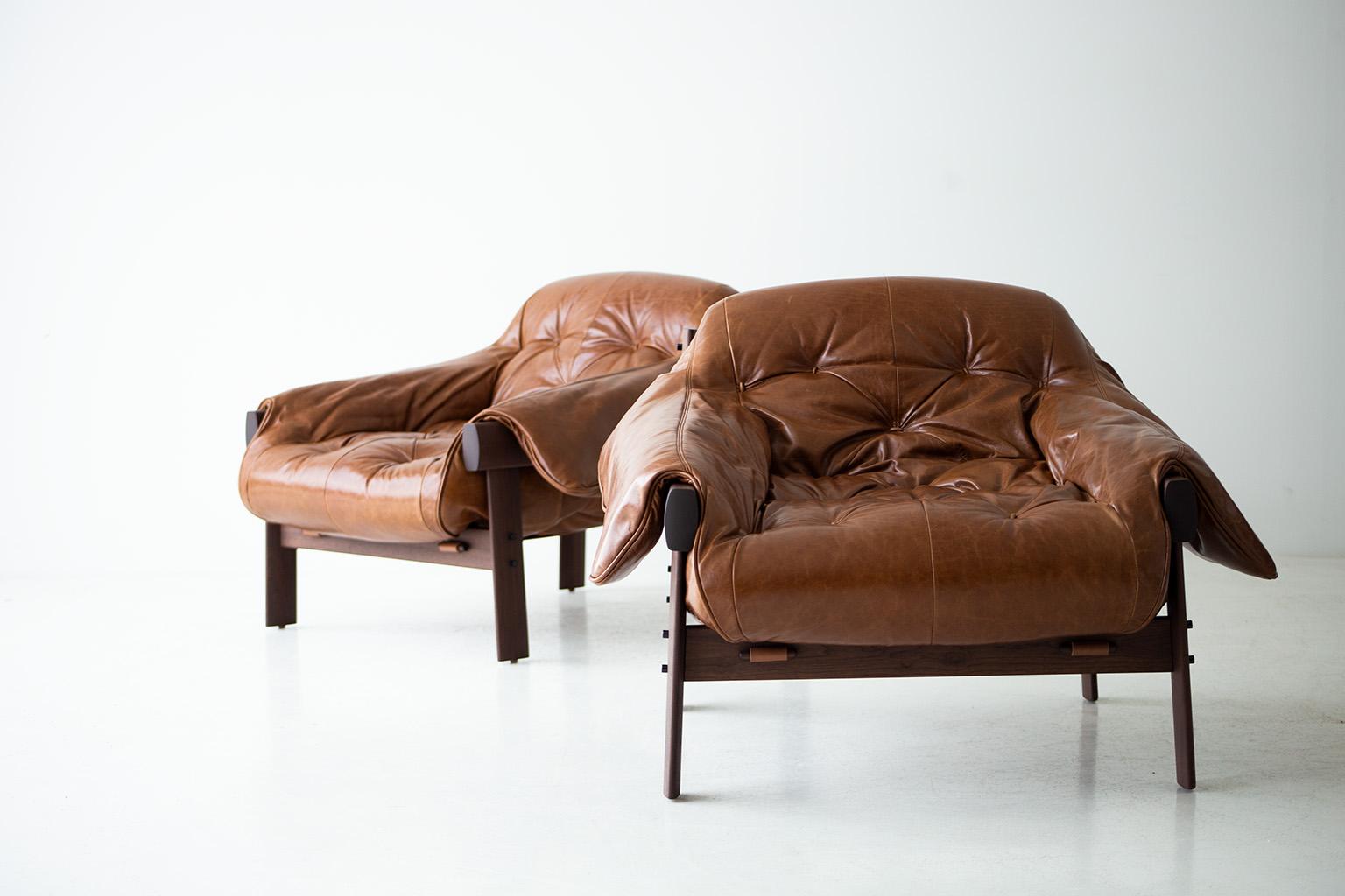 Craft lounge chairs, lafer lounge chairs, brown leather and walnut, Modern

Designer: Percival Lafer
Manufacturer: Craft Associates® Furniture
Period/Model: Mid-Century Modern
Specs: Walnut, leather

These Percival Lafer MP-41 lounge chairs