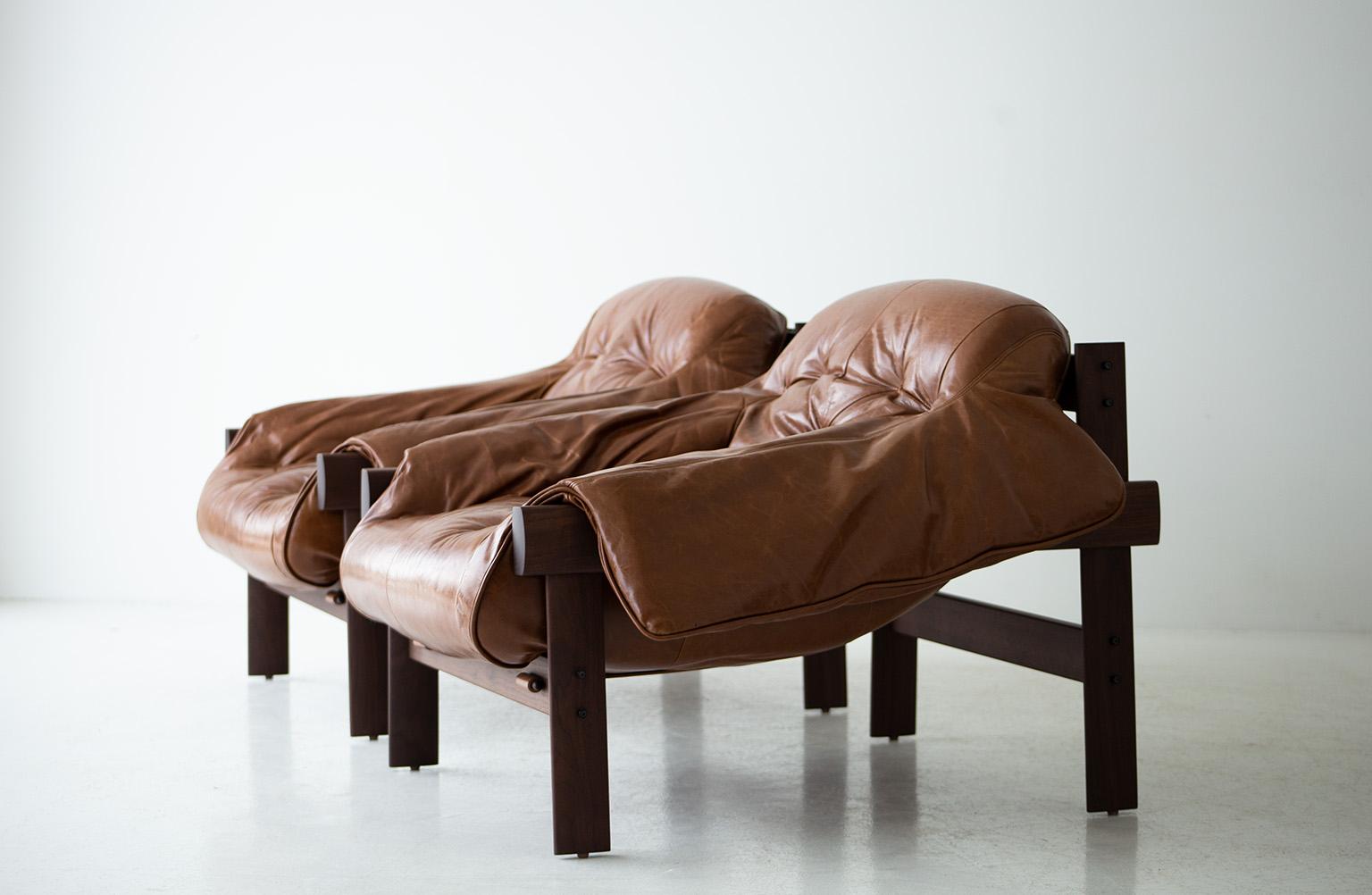 Craft Lounge Chairs, Lafer Lounge Chairs, Braunes Leder und Walnuss, Modern (Moderne der Mitte des Jahrhunderts) im Angebot