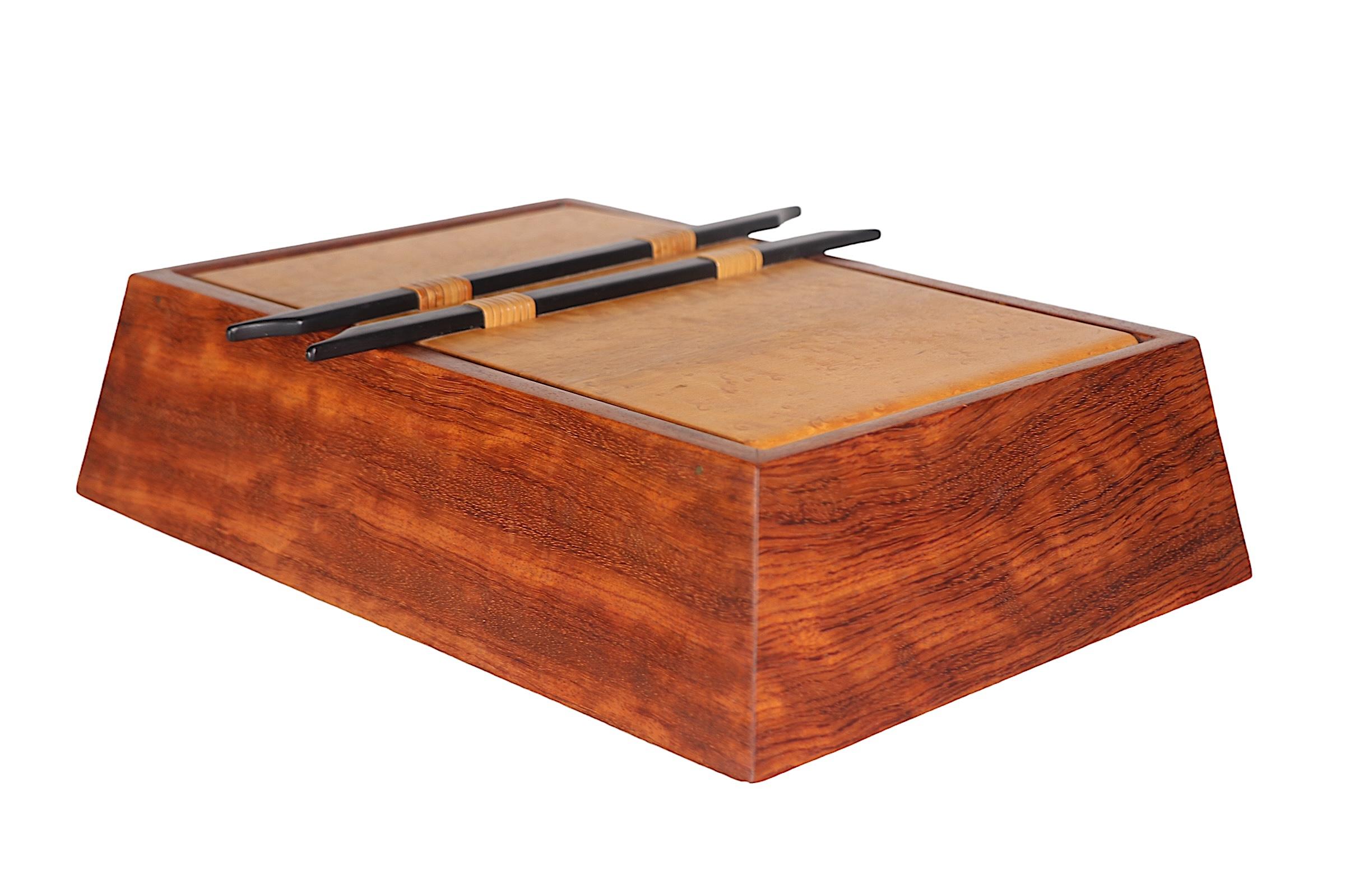 Craft Made Wood Box von Larry Dern c 1980's (Wildleder) im Angebot