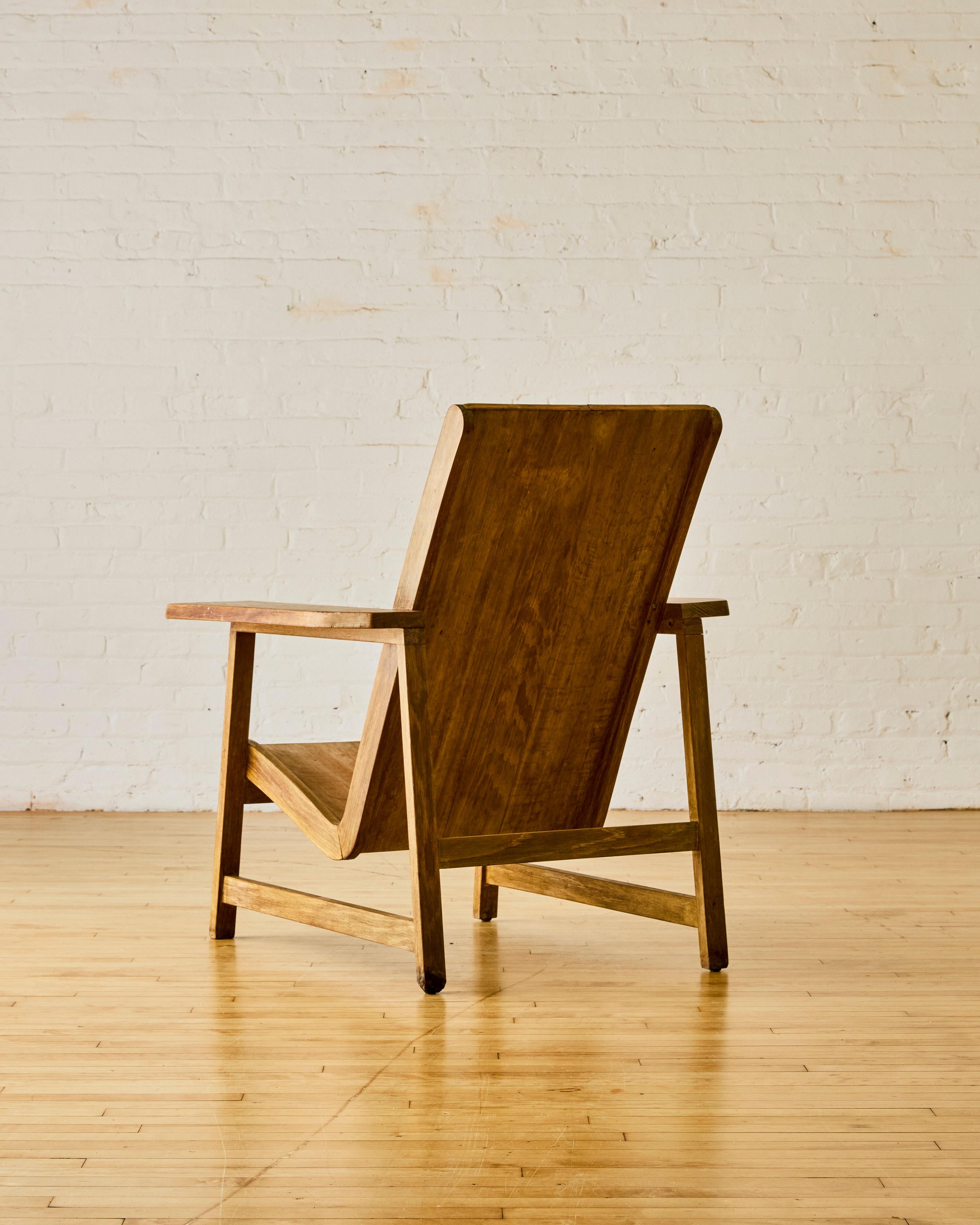 Craft Movement Wood Lounge Chair For Sale 5