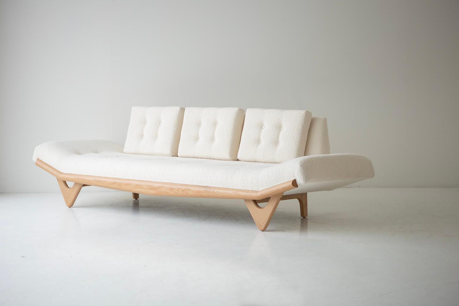 CraftAssociates, Alaska Sofá moderno de madera, Roble Siglo XXI y contemporáneo en venta