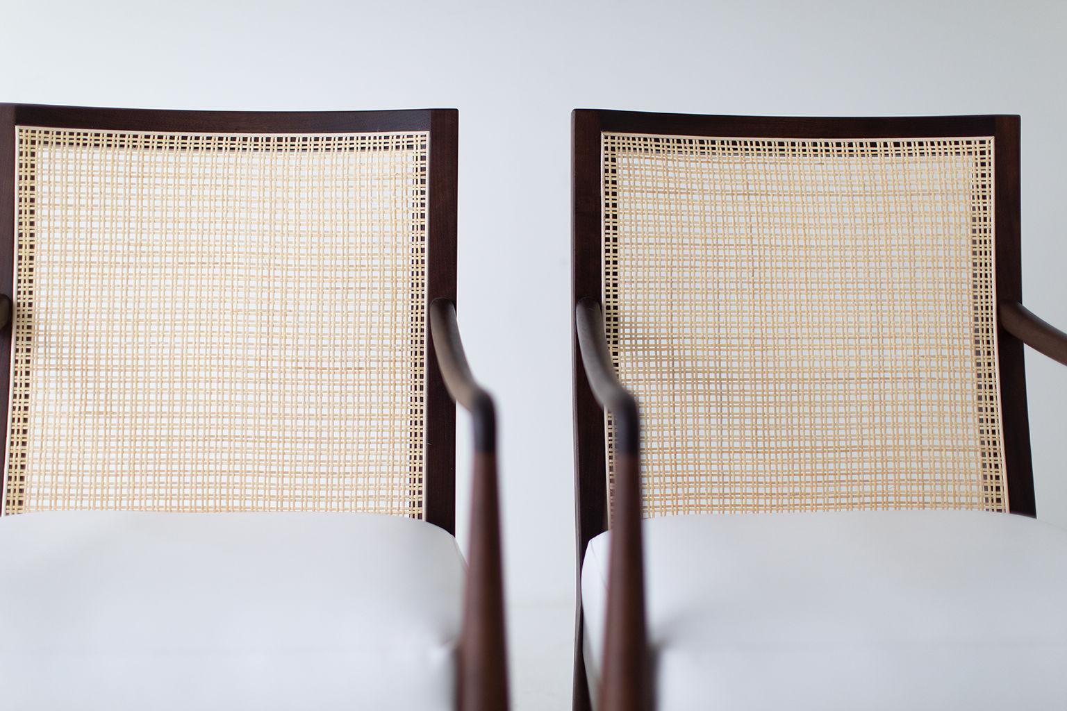 CraftAssociates Sessel, Peabody Moderne Sessel mit Rohrrückenlehne, Nussbaum, Rohrrückenlehne im Zustand „Neu“ im Angebot in Oak Harbor, OH