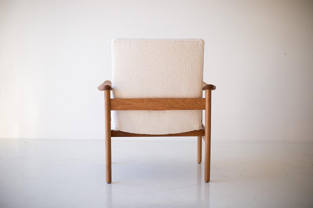 Moderne Chaise CraftAssociates, chaise d'appoint Peabody Oak, tapissée en vente