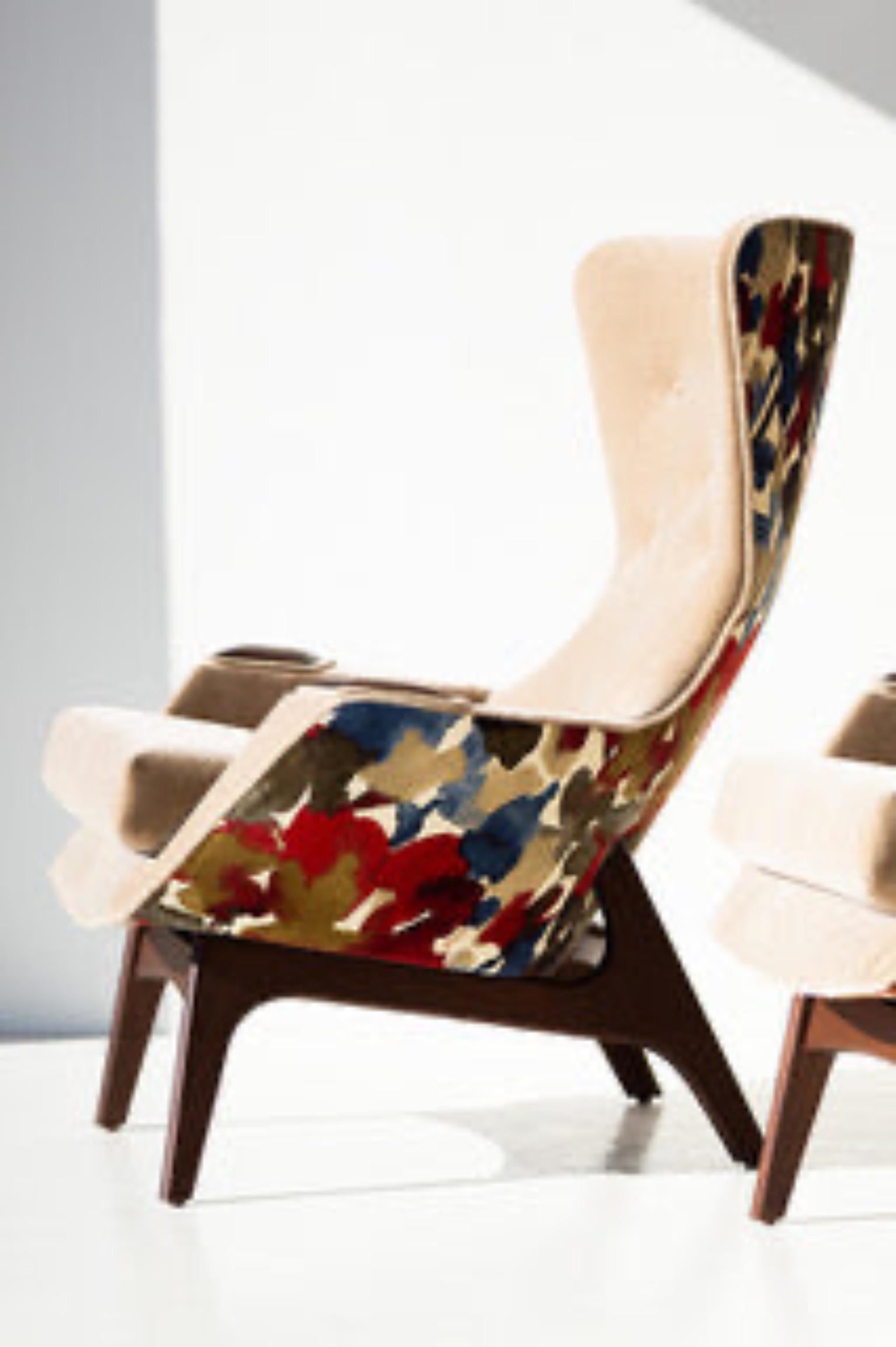 CraftAssociates Sedie, Sedie da salotto moderne floreali, Wingback, Mohair 

Queste poltroncine con schienale ad ala sono sapientemente lavorate e imbottite. Rappresentano la sedia ad ala più piccola della nostra collezione. Ogni sedia vanta schiuma