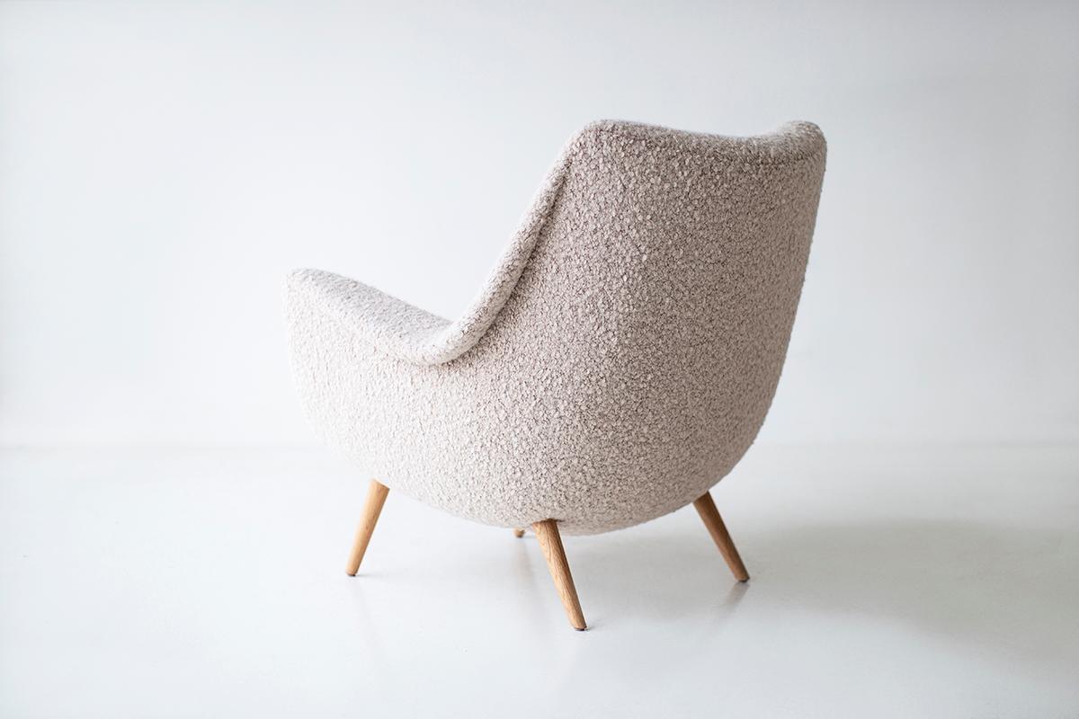 CraftAssociates Dänische Stühle, moderne dänische Loungesessel mit Untergestell, Boucle, Eiche (Moderne der Mitte des Jahrhunderts) im Angebot