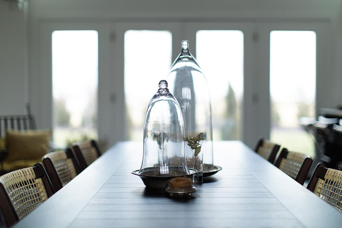 XXI secolo e contemporaneo Tavolo da pranzo Craftassociates, Tavolo da pranzo moderno in Wood, nero, a doghe, Catawba in vendita