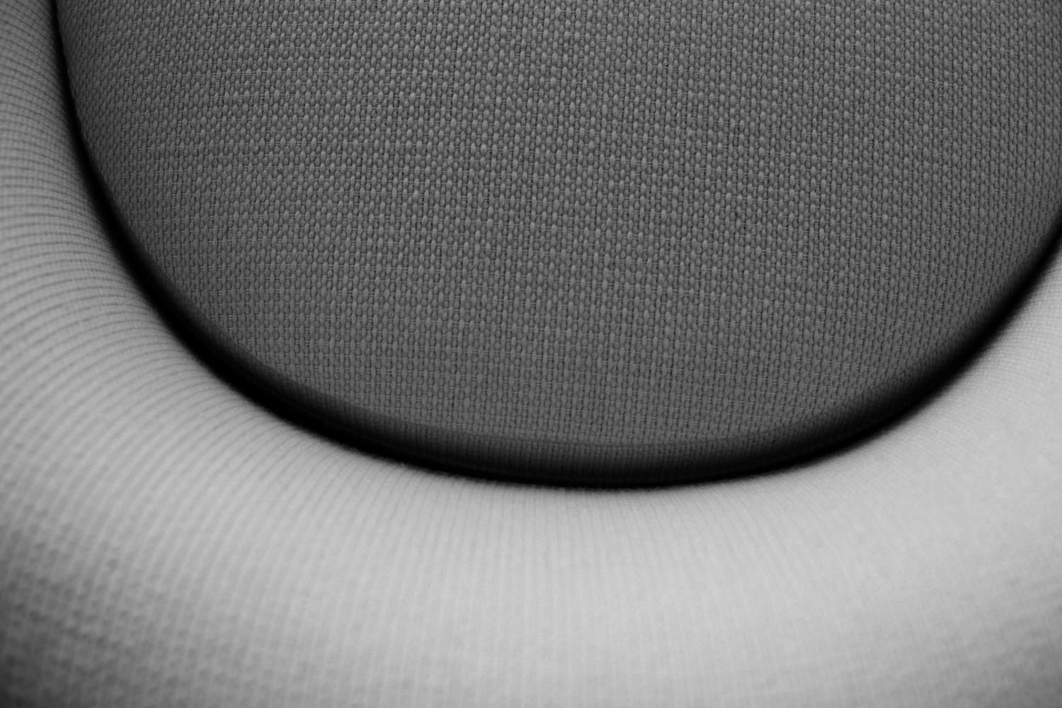 CraftAssociates Lounge Stühle, Cloud Mid Century Modern Lounge Stühle, Nussbaum (Handgefertigt) im Angebot