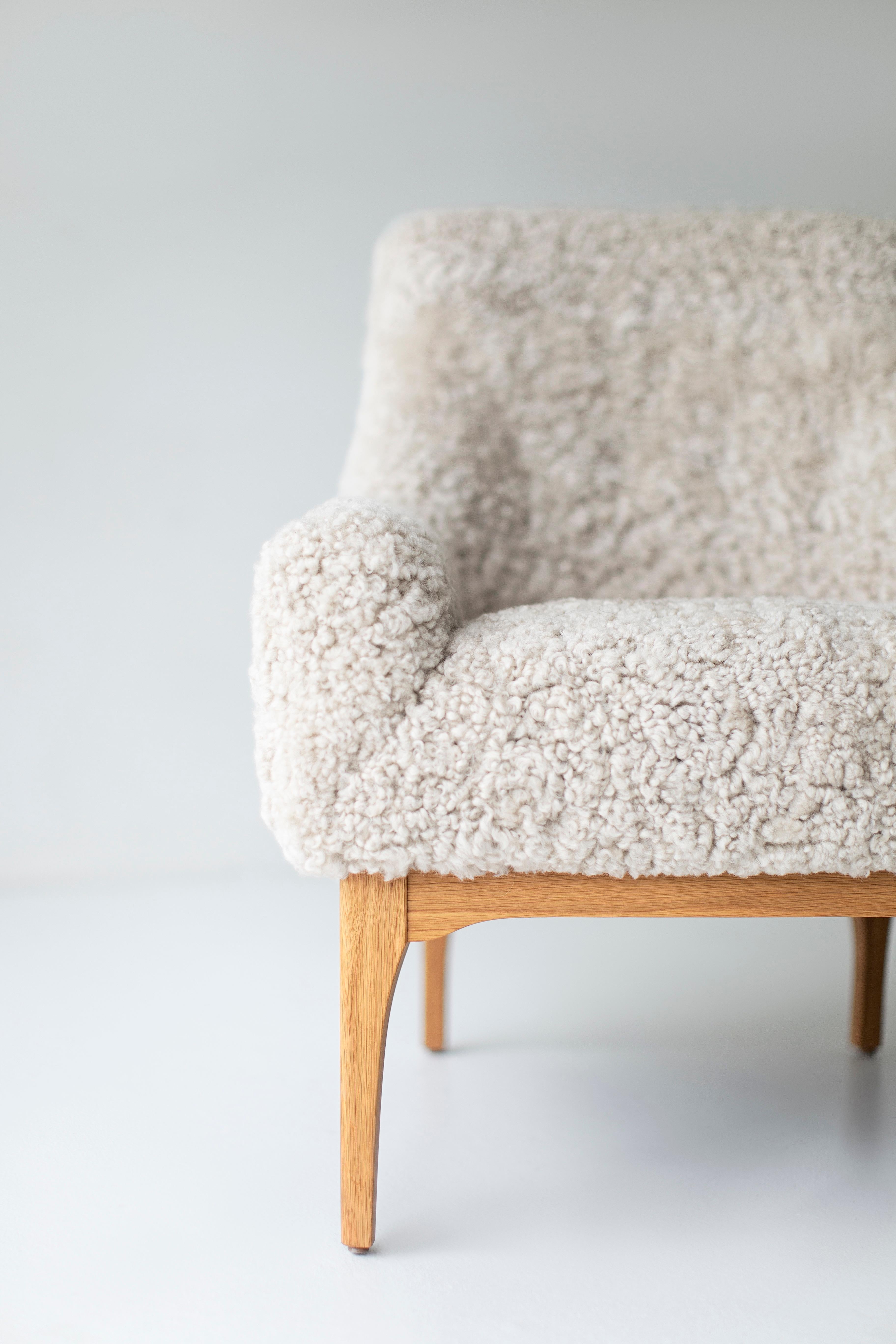 CraftAssociates Loungesessel, Nantucket Modern Lounge Chair, Eiche Shearlin weiß im Zustand „Neu“ im Angebot in Oak Harbor, OH