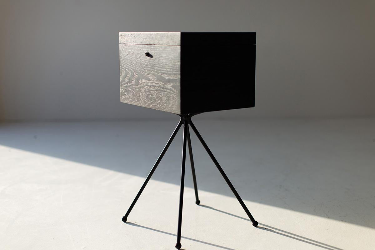 CraftAssociates Mesillas de noche, Mesillas de noche Catawba, Madera negra, Metal en venta 1