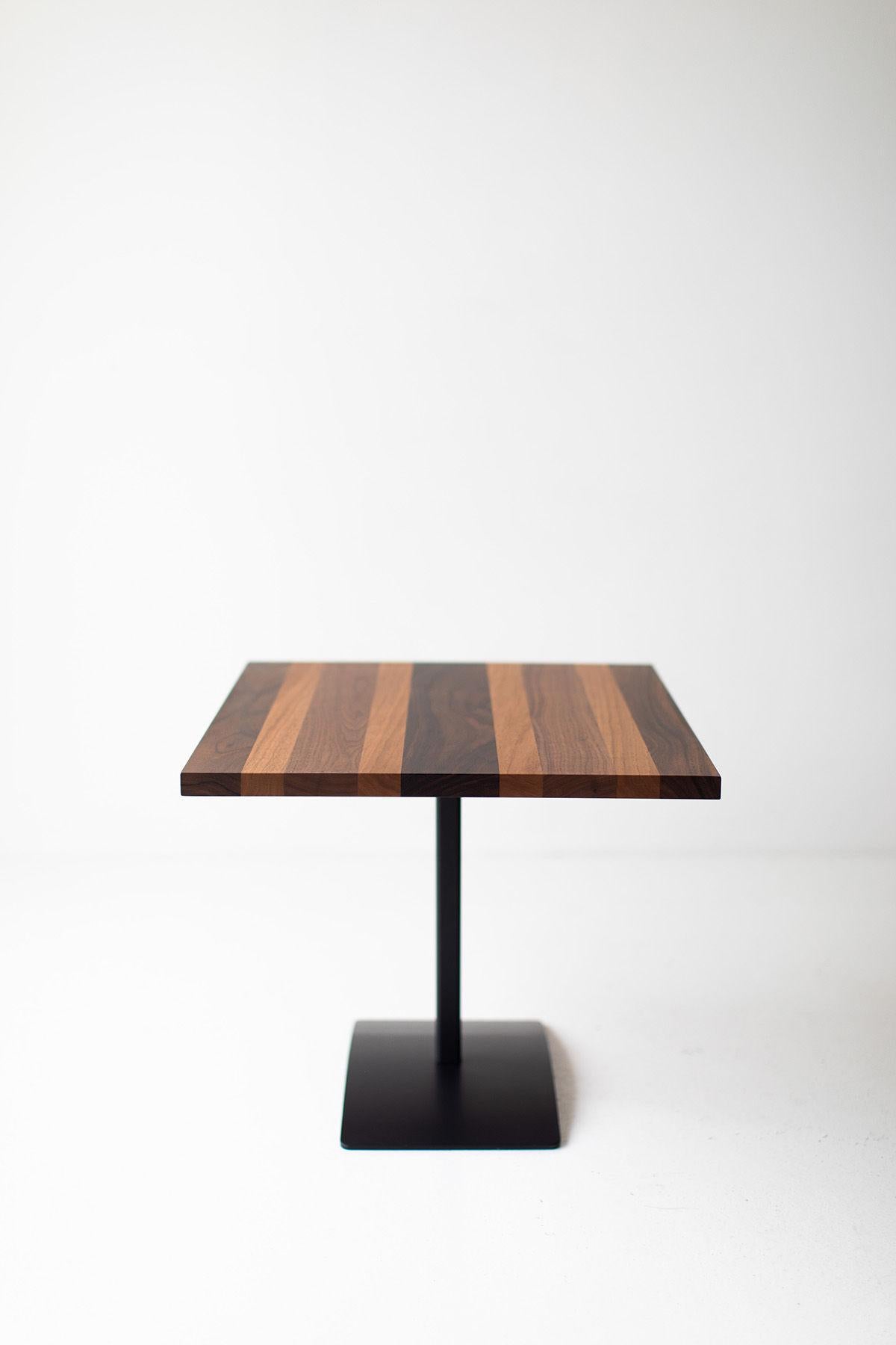 Moderne Tables CraftAsssociates de Milo Baughman, table à cigarettes avec plateau rayé en vente