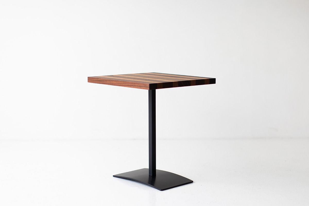 Fait main Tables CraftAsssociates de Milo Baughman, table à cigarettes avec plateau rayé en vente