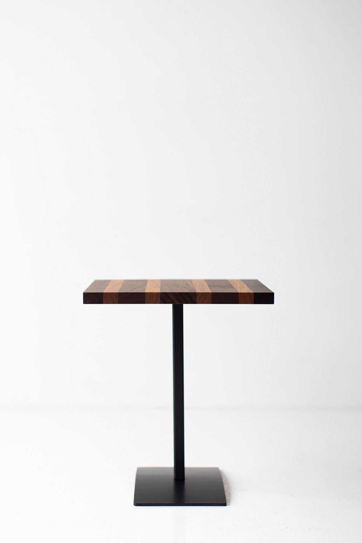 Bois Tables CraftAsssociates de Milo Baughman, table à cigarettes avec plateau rayé en vente