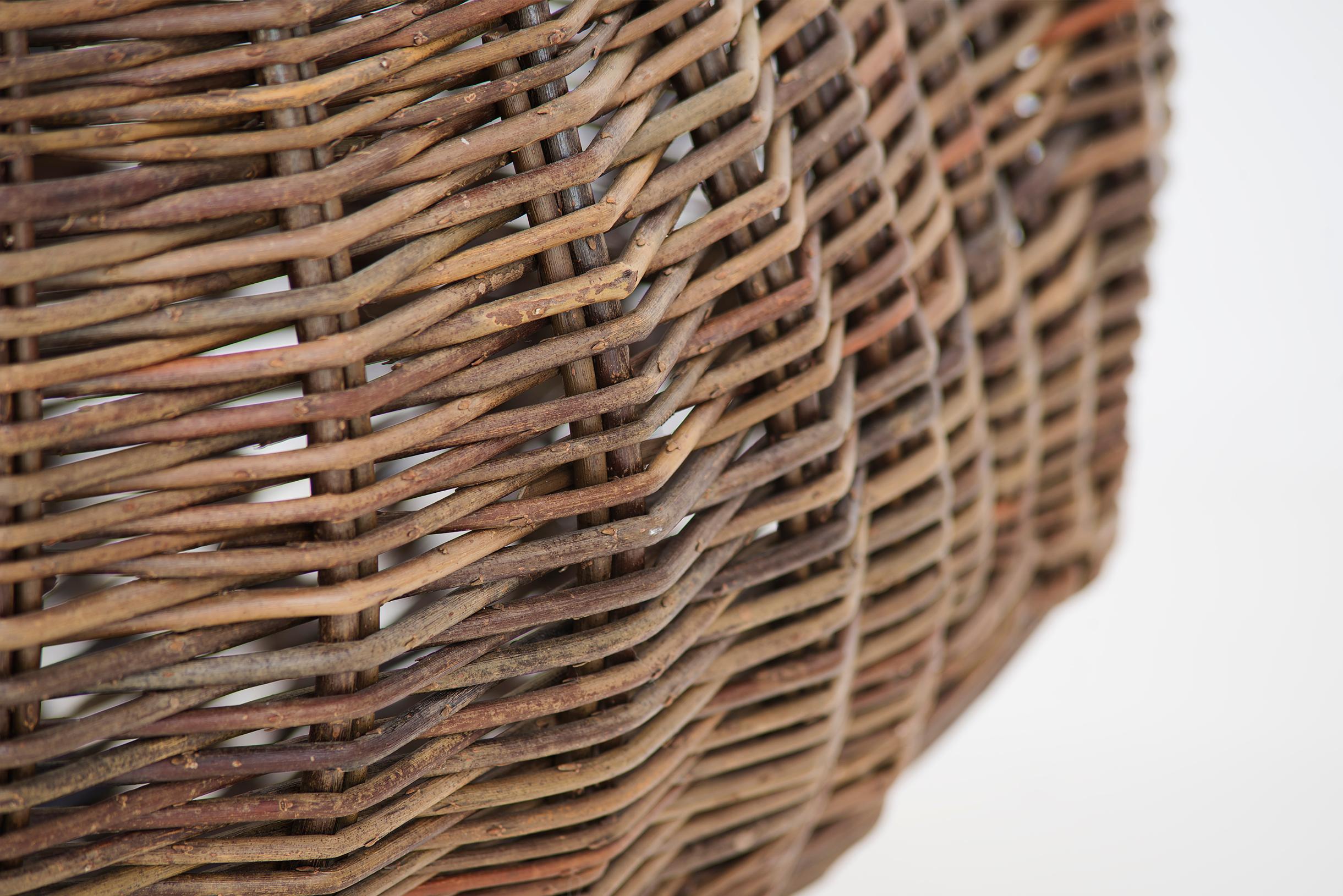 Crafted Basket by Joe Hogan, Irland 2009 In New Condition In Barcelona, ES