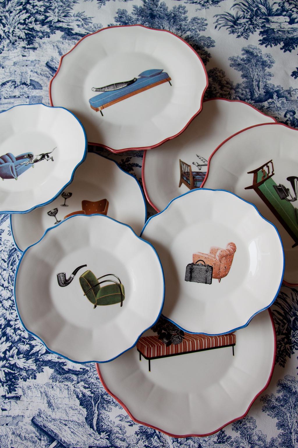 This set of 4 dinner plates + 4 dessert plates are dedicated to dreams made while sleeping or daydreaming that happens at any time, better if we are nestled in a comfortable armchair.
Every dream is a gift, an opportunity to focus and temporarily