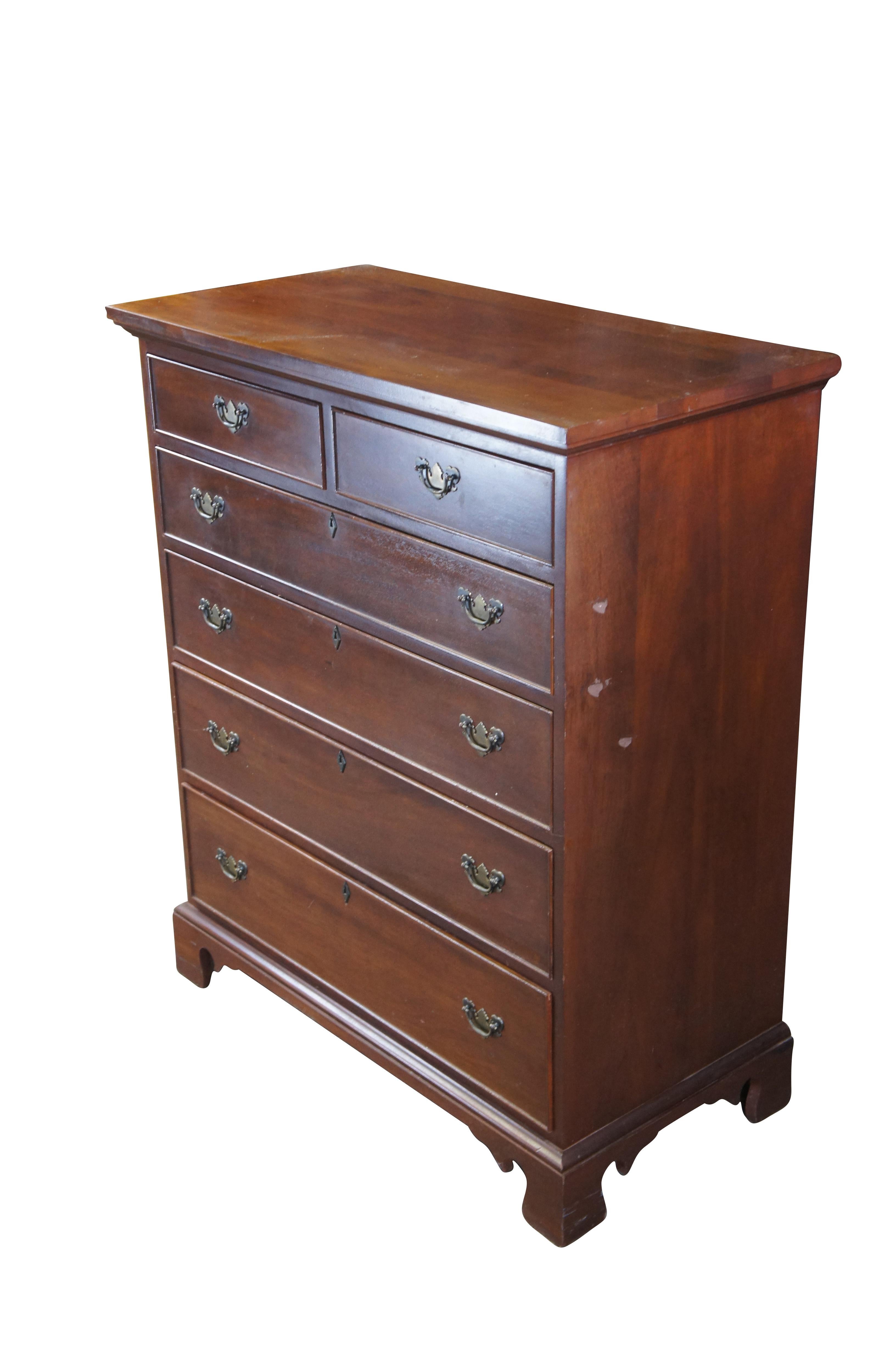 Americano Craftique cassettiera inglese in stile Chippendale in mogano in vendita