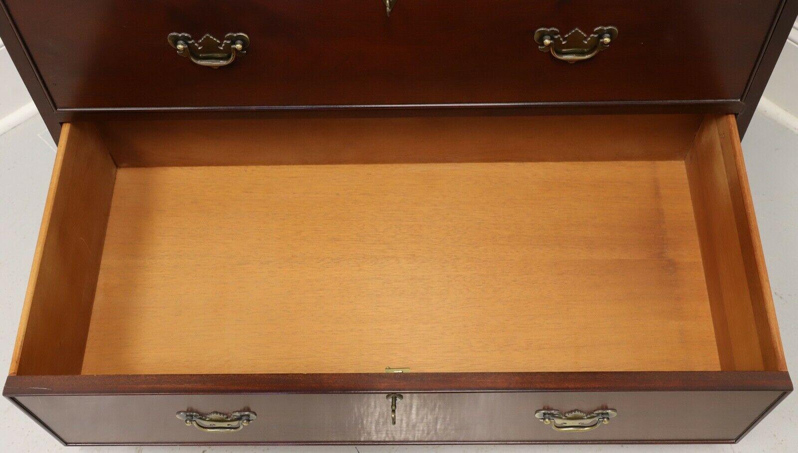 CRAFTIQUE Solid Mahogany Chippendale Chest on Chest with Ogee Feet A 2