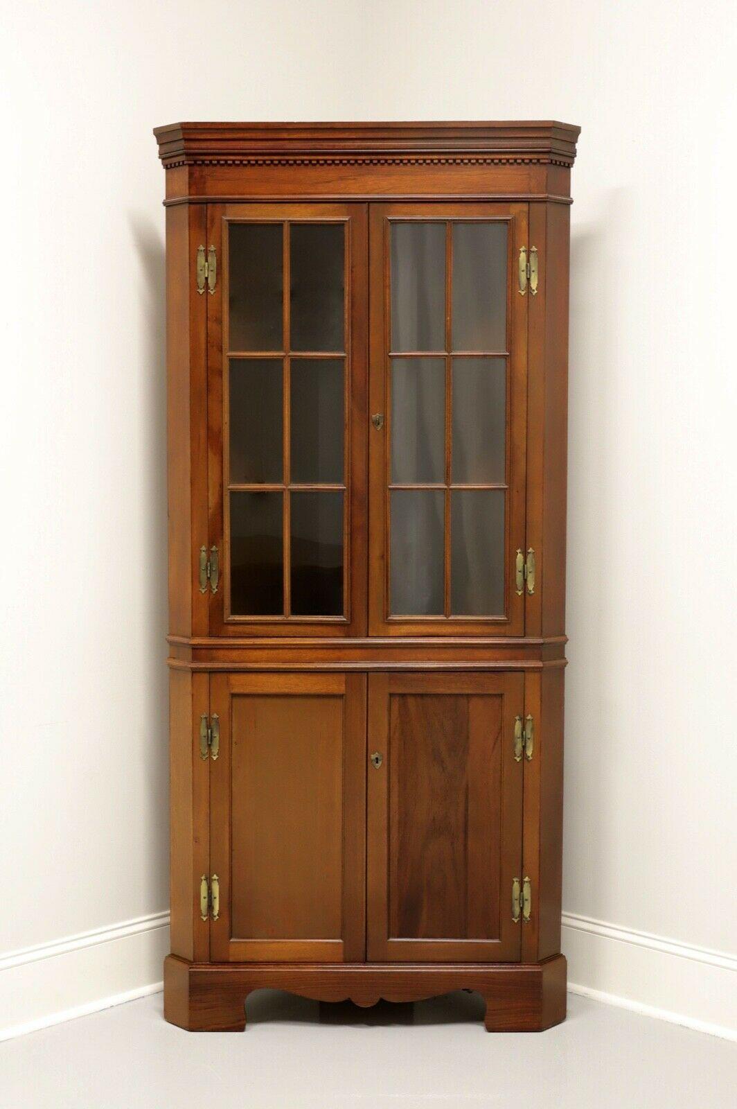 CRAFTIQUE Solid Mahogany Chippendale Corner Cupboard / Cabinet 3