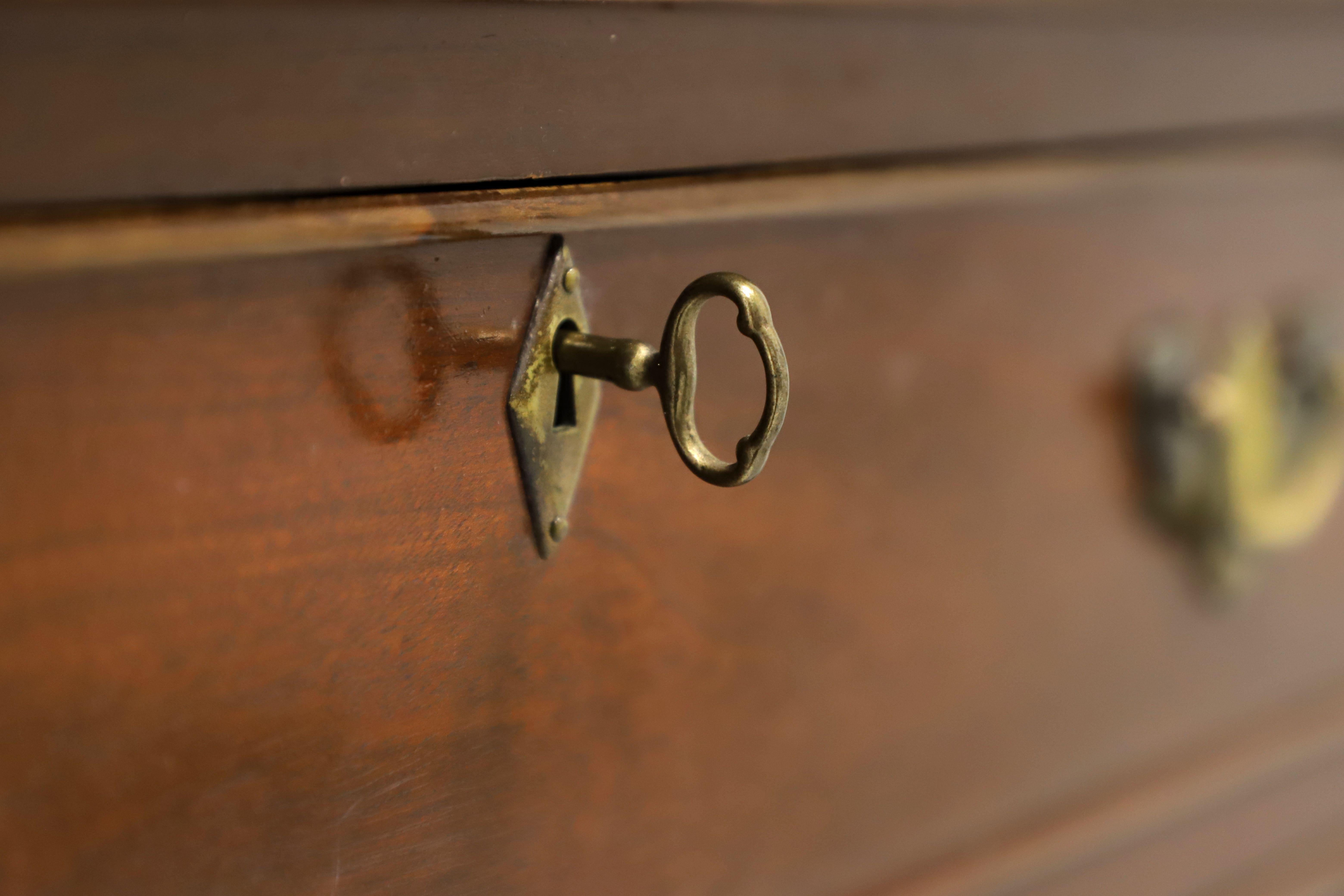 CRAFTIQUE Solid Mahogany Chippendale Double Dresser 2