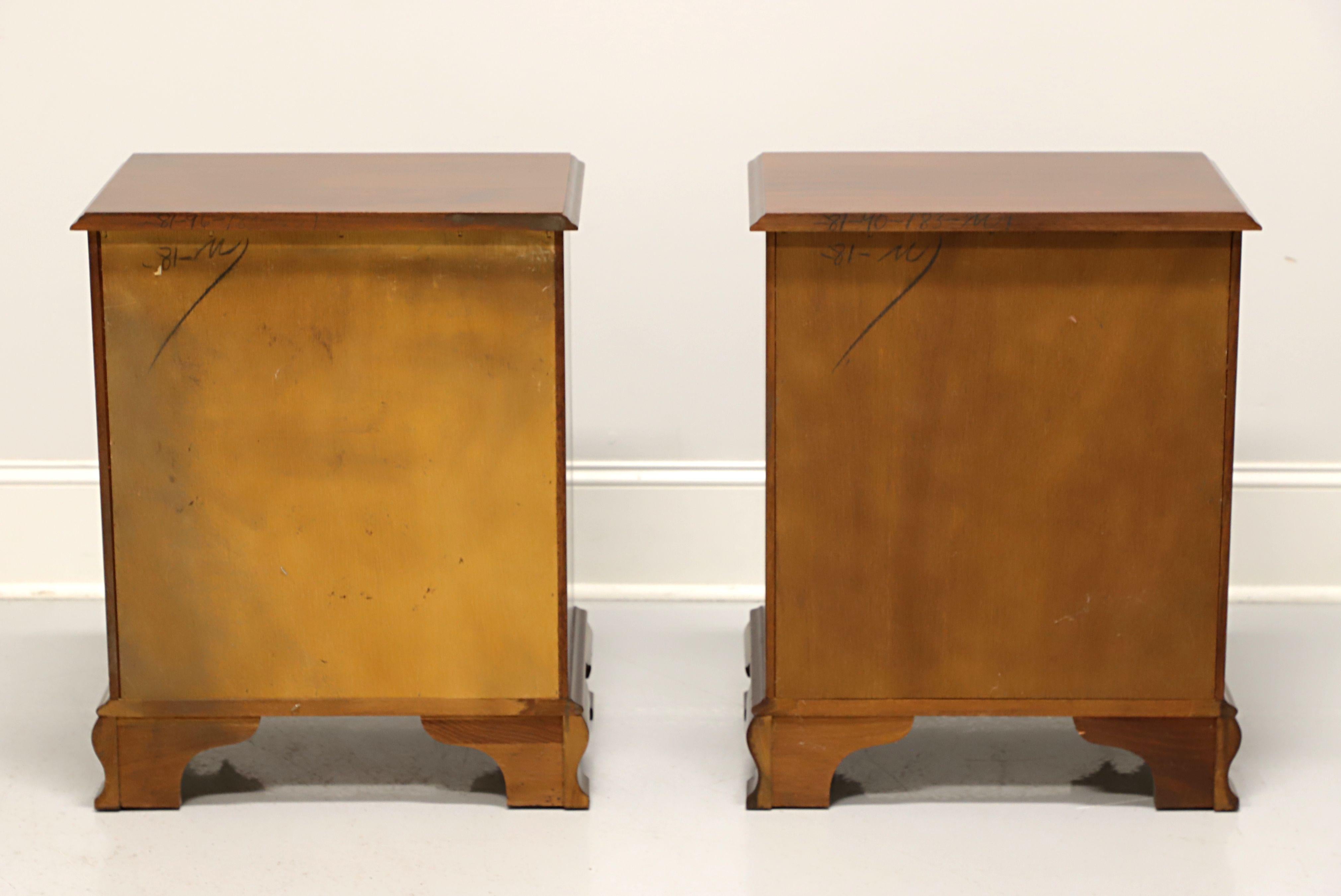 CRAFTIQUE Solid Mahogany Chippendale Style Nightstands w/ Ogee Feet - Pair In Good Condition In Charlotte, NC