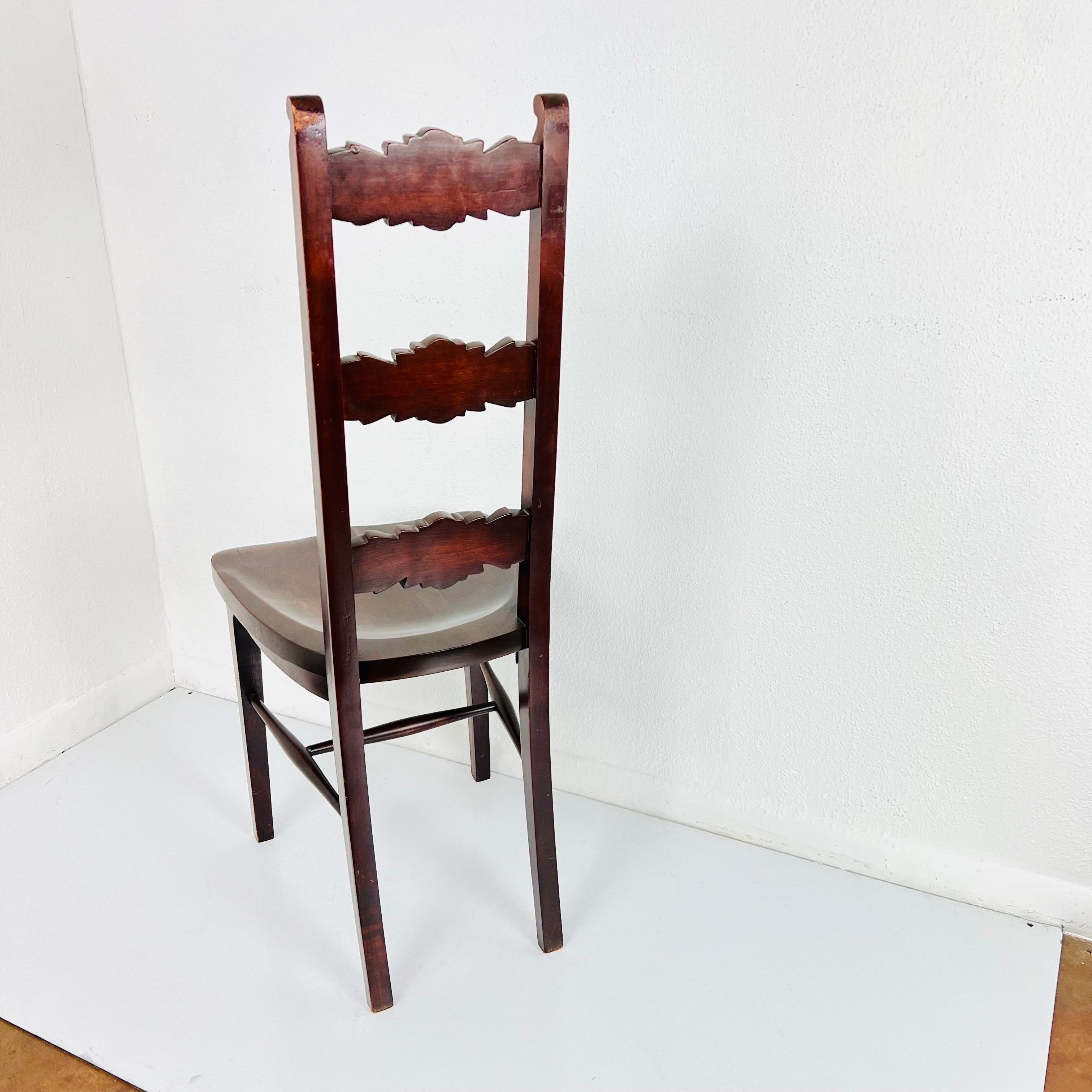 Geschnitzter Stuhl der Handwerkskunst von Stickley Furniture im Angebot 1