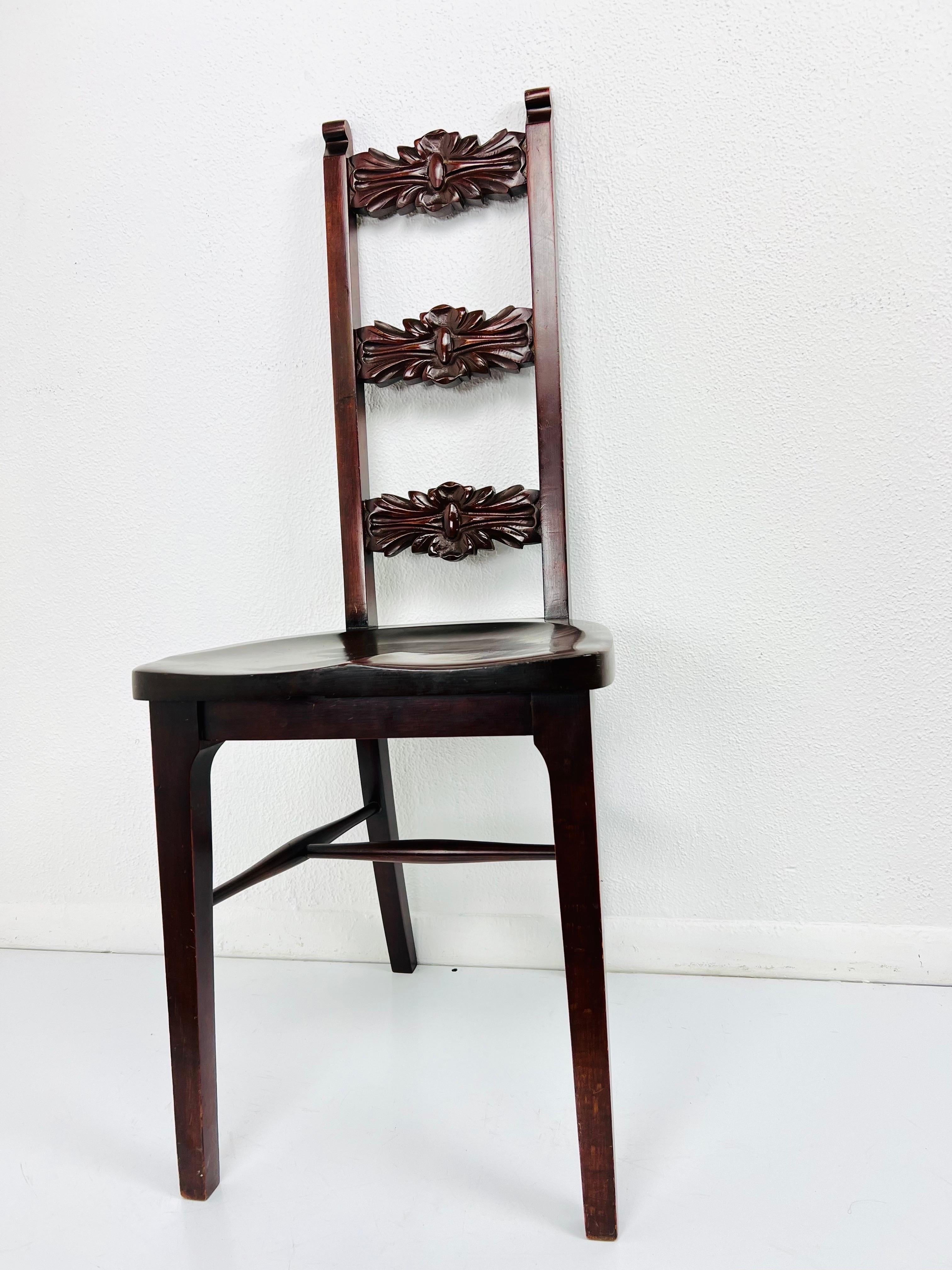 Geschnitzter Stuhl der Handwerkskunst von Stickley Furniture im Angebot 2