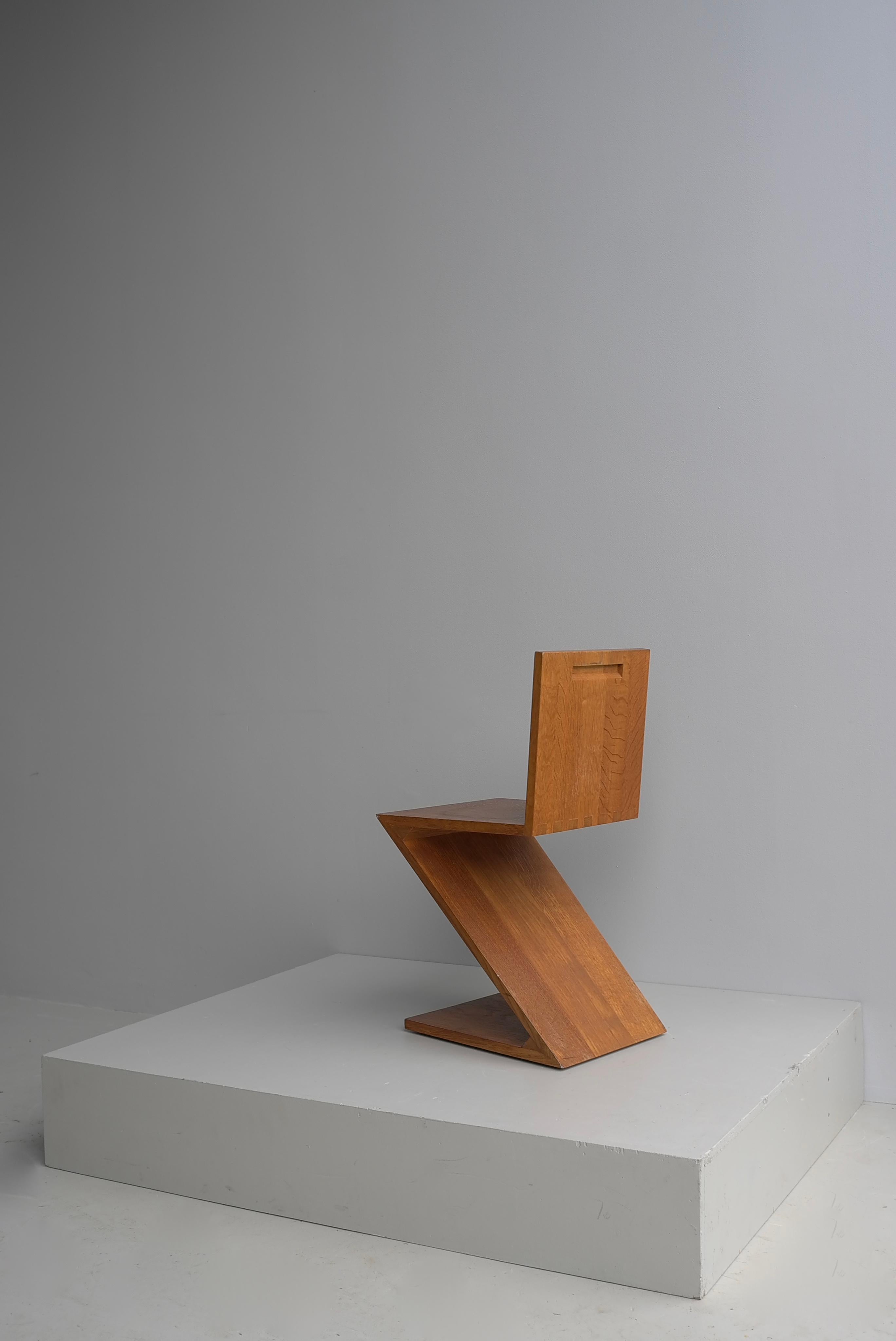 Mid-Century Modern Craftsman Gerrit Rietveld Zig Zag Side Chair in Solid Oak, The Netherlands 1970