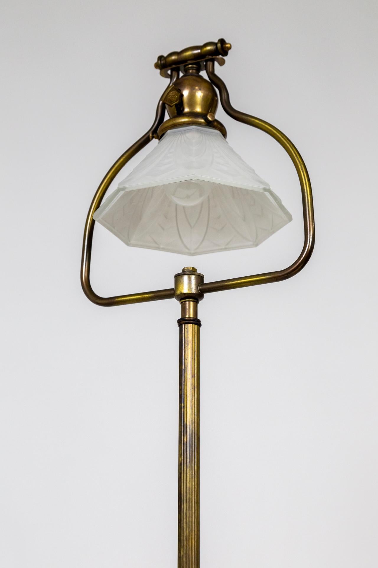 lamp base with harp