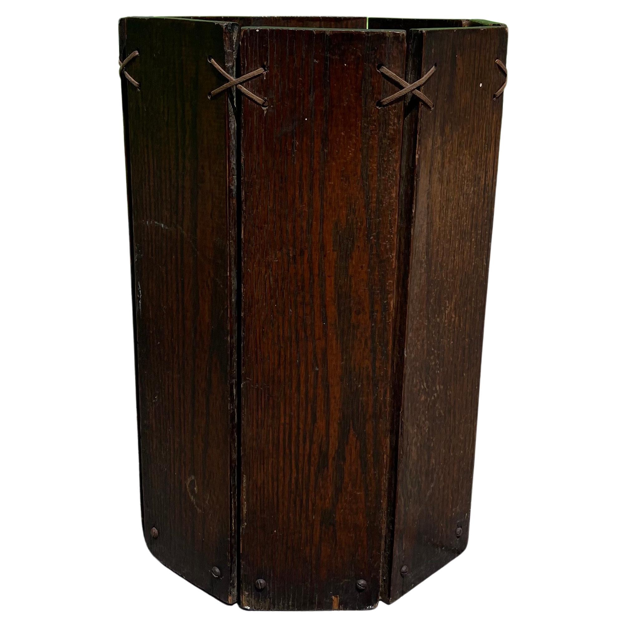 Corbeille à papier ou porte-parapluie de style artisanal Mission Oak, Primitive Folk Art en vente