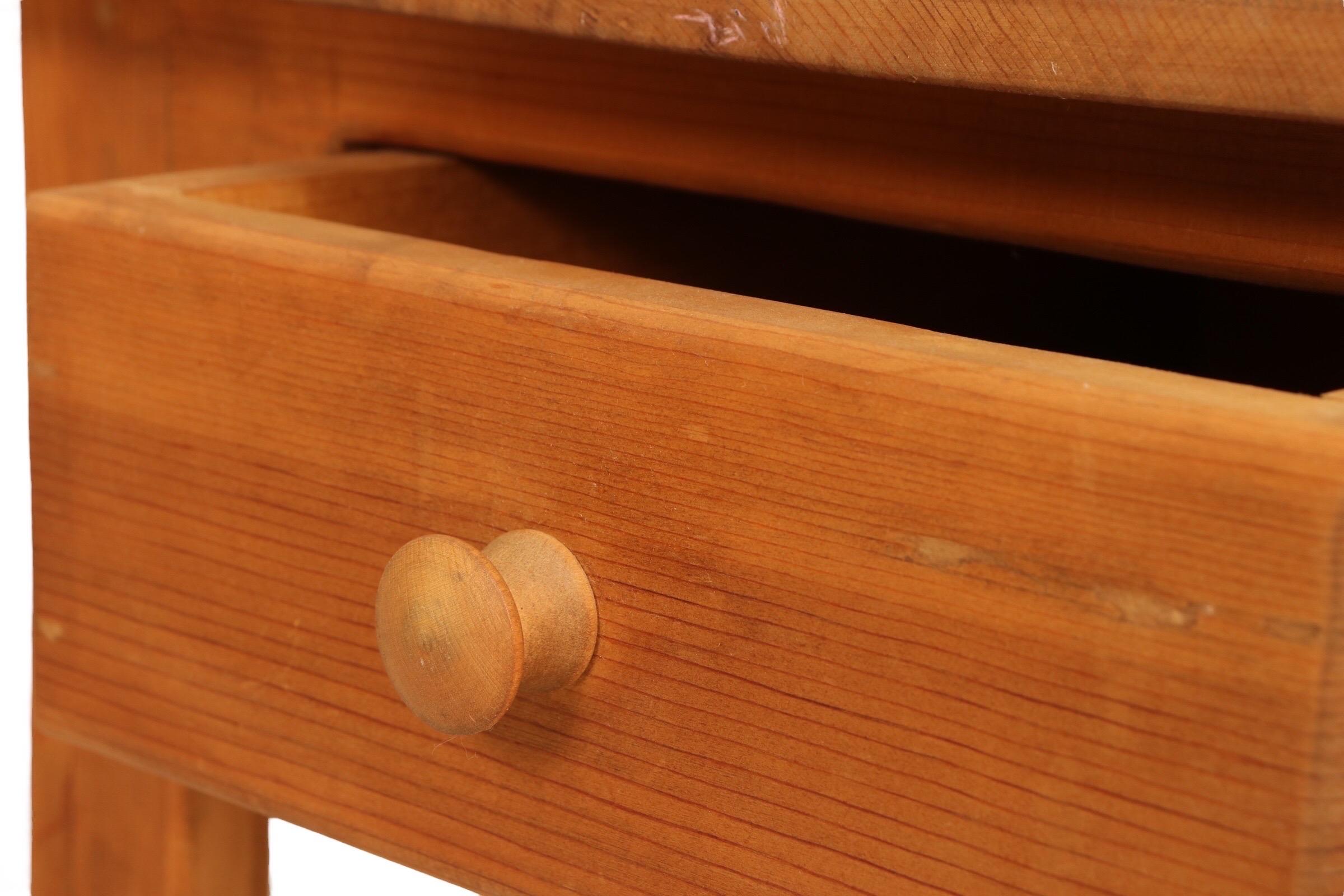 Rustique Tables d'appoint en pin artisanal - une paire