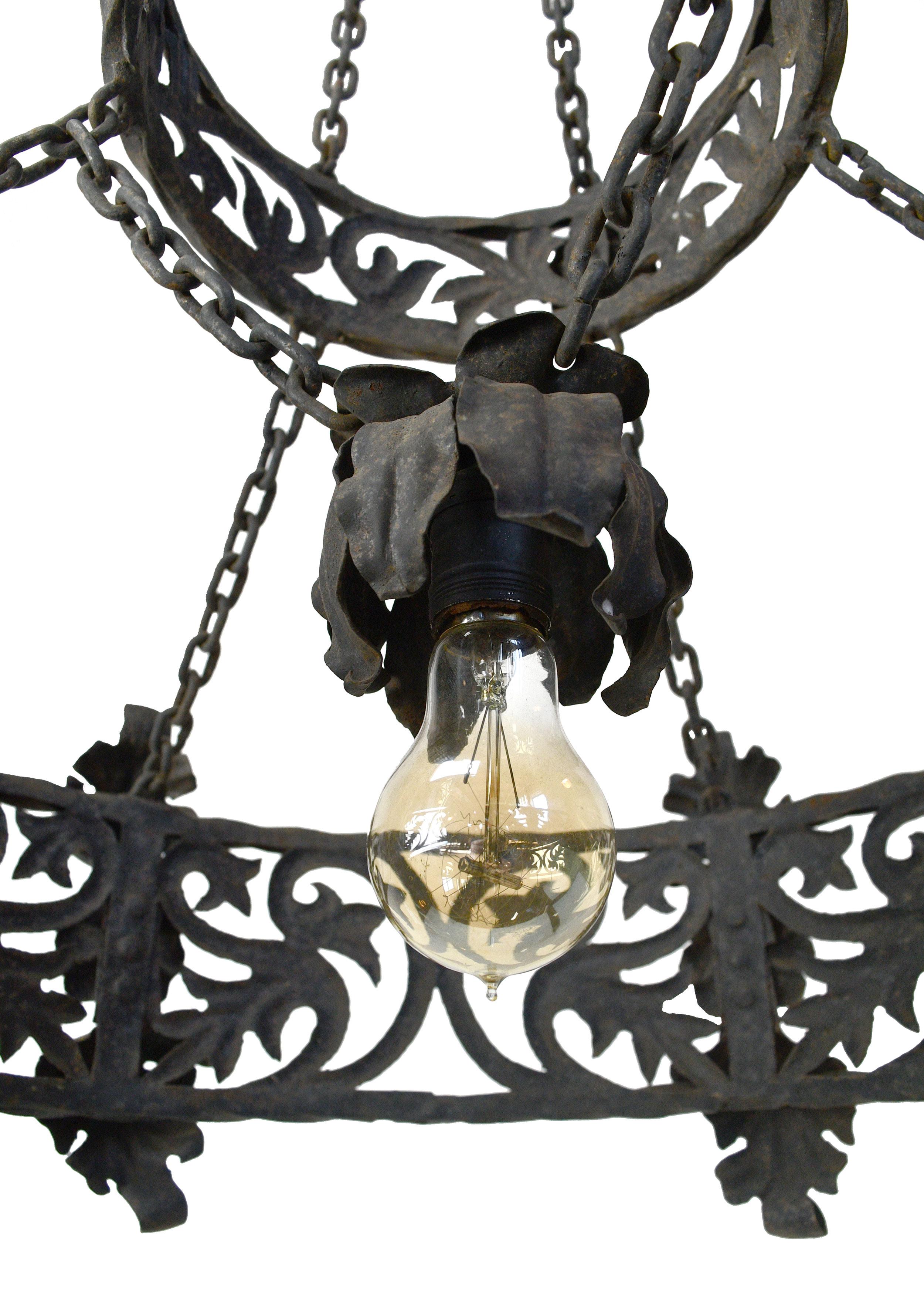 Early 20th Century Craftsman Tudor Gothic 4-Light Iron Ring Chandelier For Sale