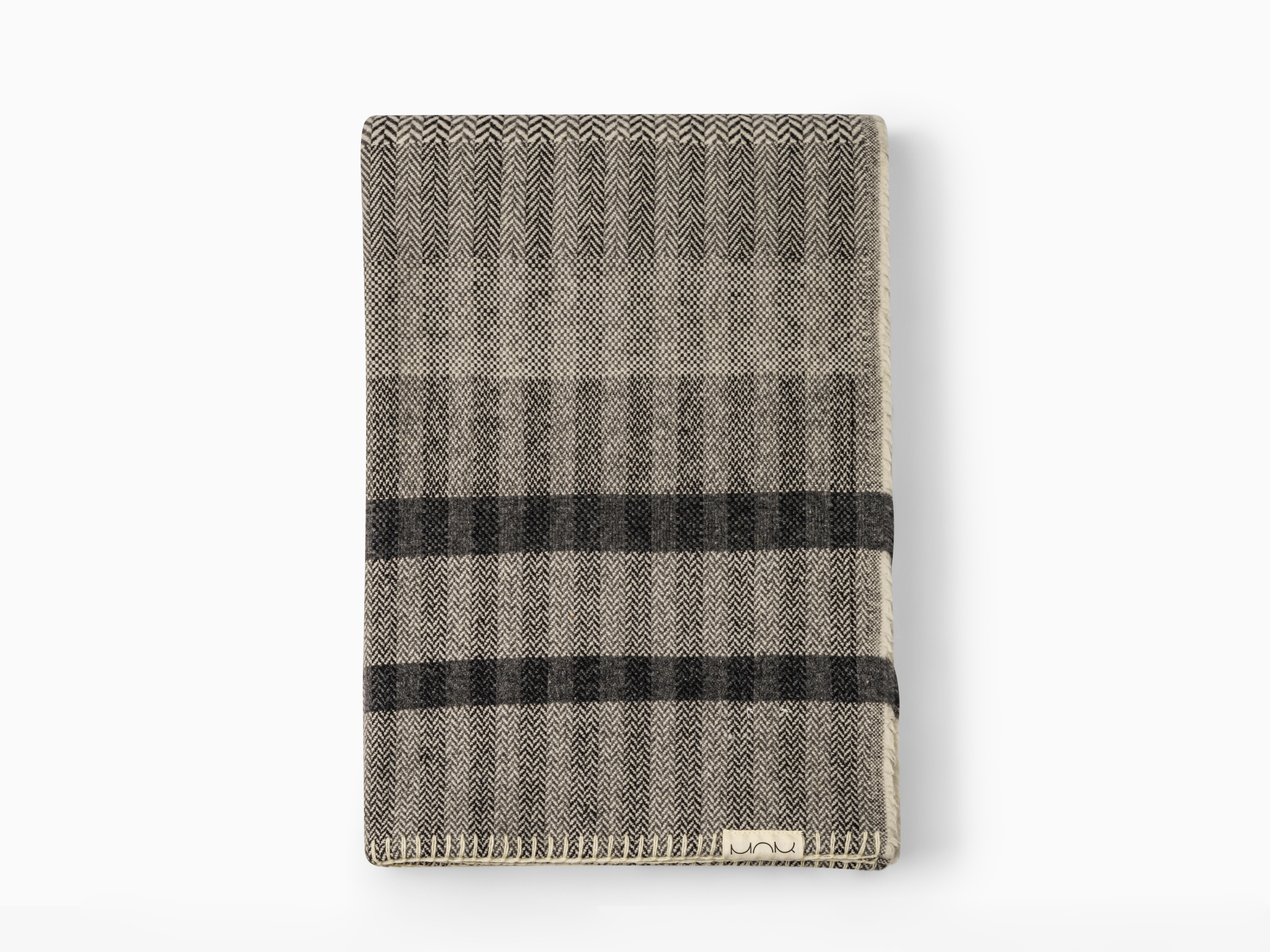 Coperta Graphic Burel in lana bianca e nera