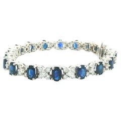 Craig Drake Bracelet en or blanc 18k 14.05ctw Blue Sapphire Diamond "XO" Line