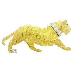 Craig Drake Spilla in oro e platino con diamante e occhio di rubino con dettaglio di tigre siberiana
