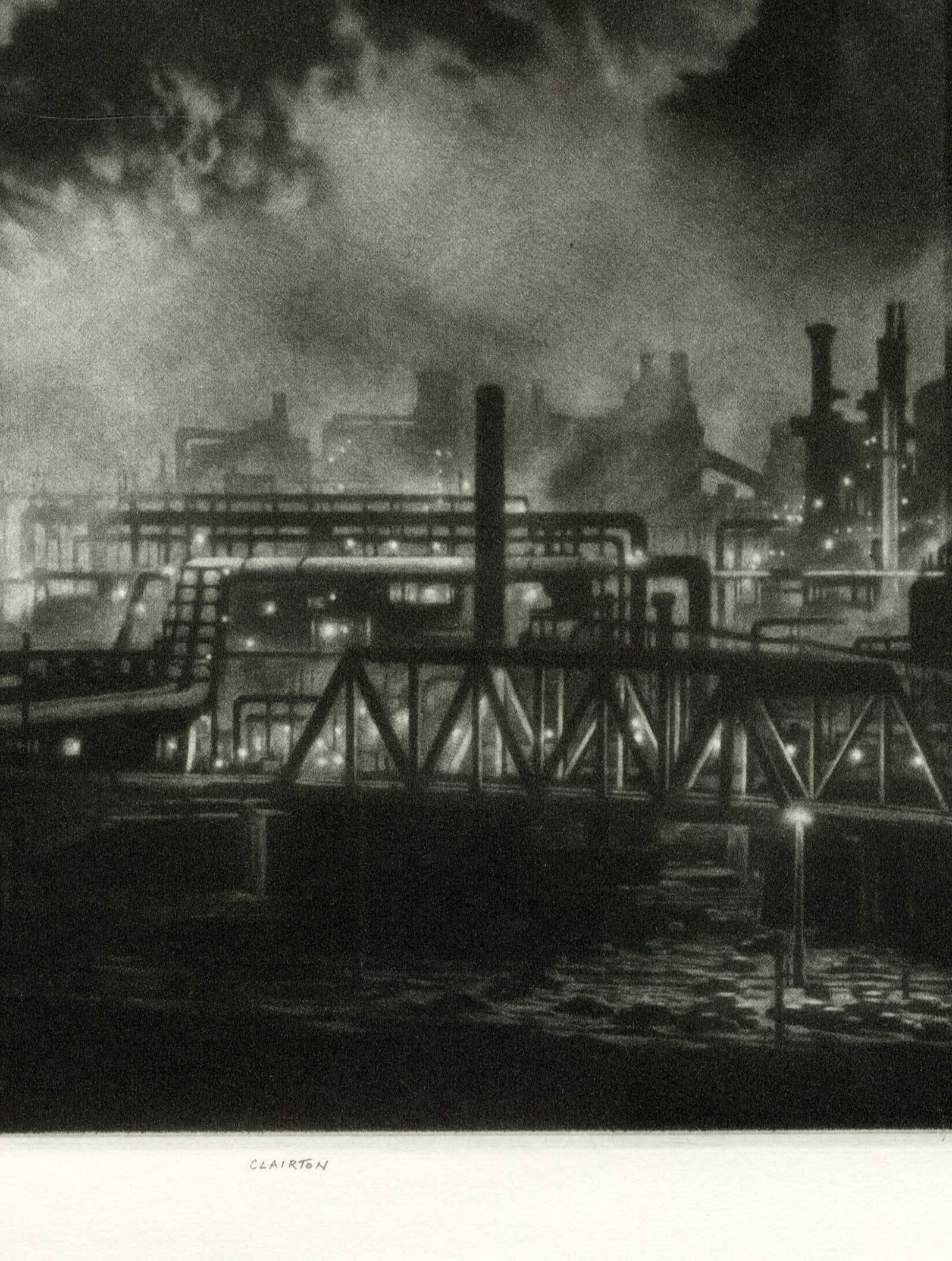 Clairton (vista nocturna de la planta de coque US Steel Clairton, la mayor de América) - Print Negro de Craig McPherson