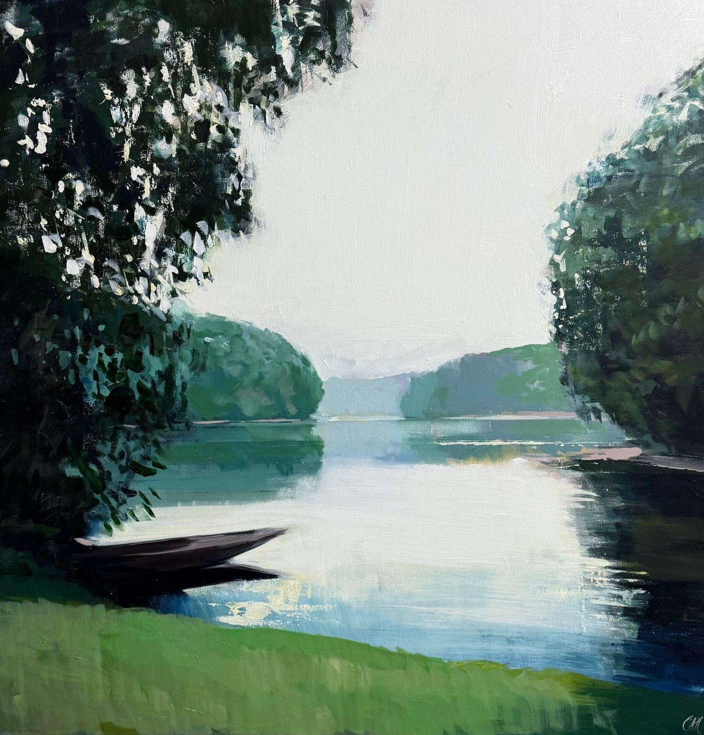 Ce tableau de paysage contemporain, "Gentle Drift", de l'artiste Craig Mooney est une peinture à l'huile sur toile 42x42 présentant une peinture estivale de bateau sur un lac. Un Cano est représenté flottant sur la rive d'une rivière aux eaux