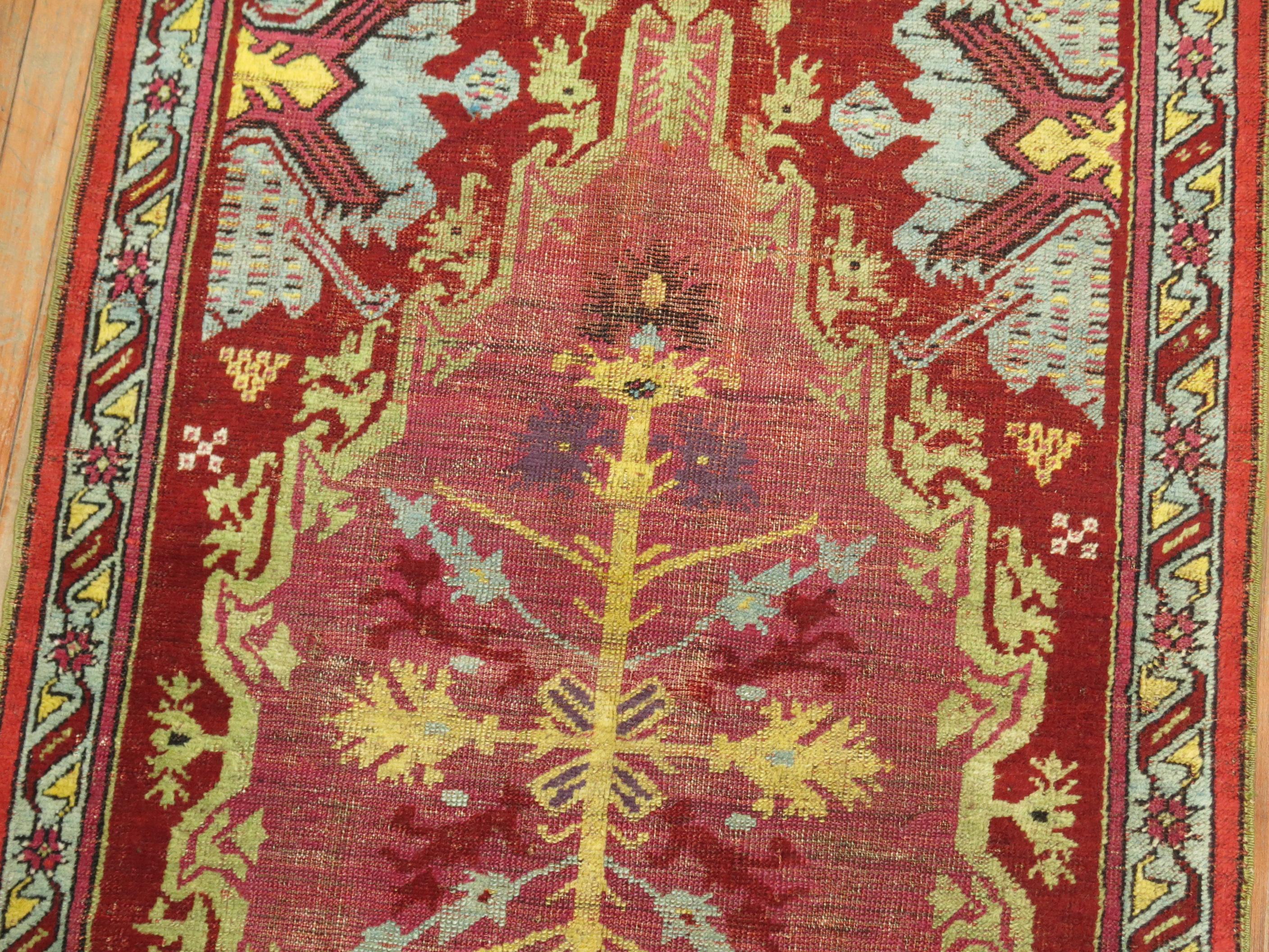 Cranberry 19th Century Antique Turkish Ghiordes Rug In Good Condition For Sale In New York, NY