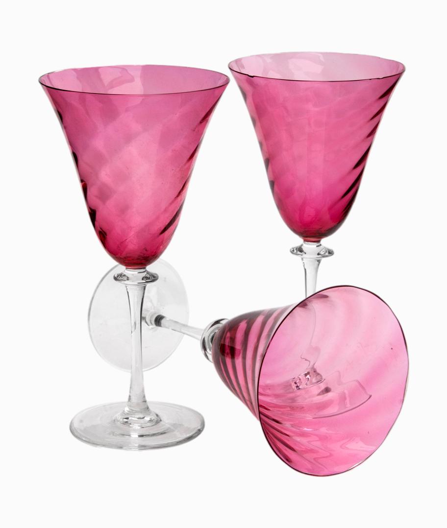 Vasos de agua de cristal con arándanos; set de seis Hecho a mano en venta