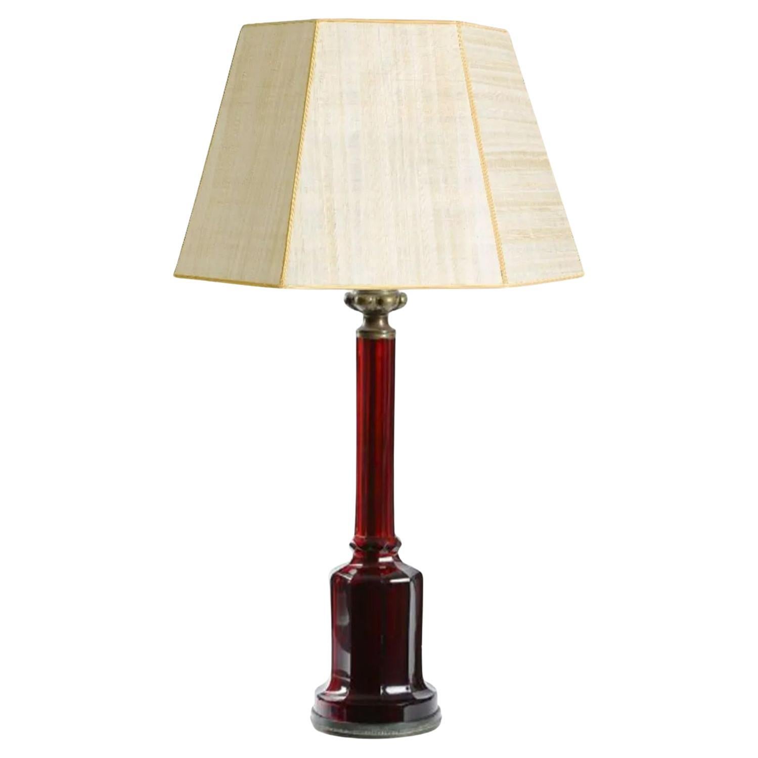 Lampe aus Preiselbeerglas, 19. Jahrhundert im Angebot