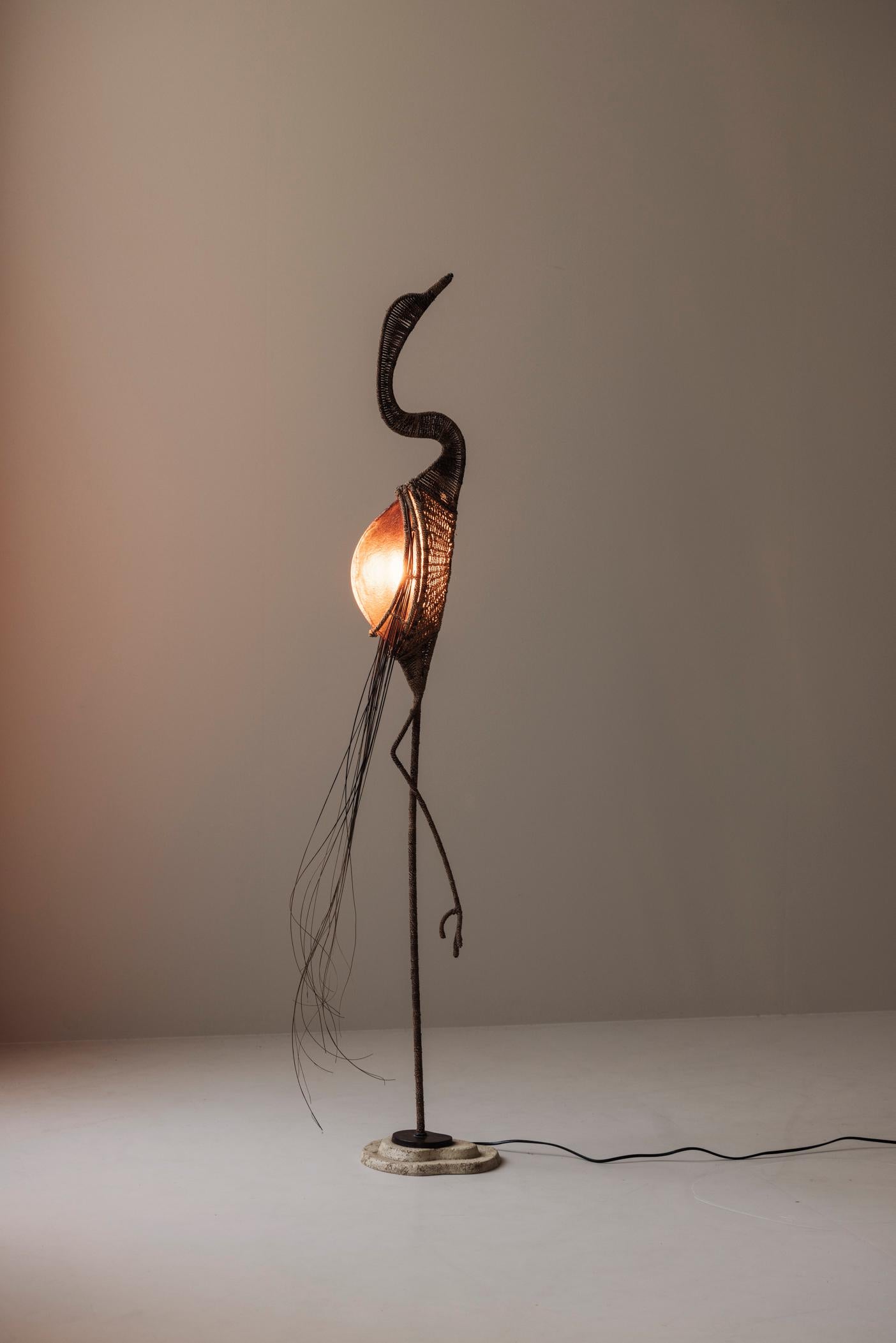 Lampadaire en forme de grue provenant de France, datant des années 1970. en vente 1
