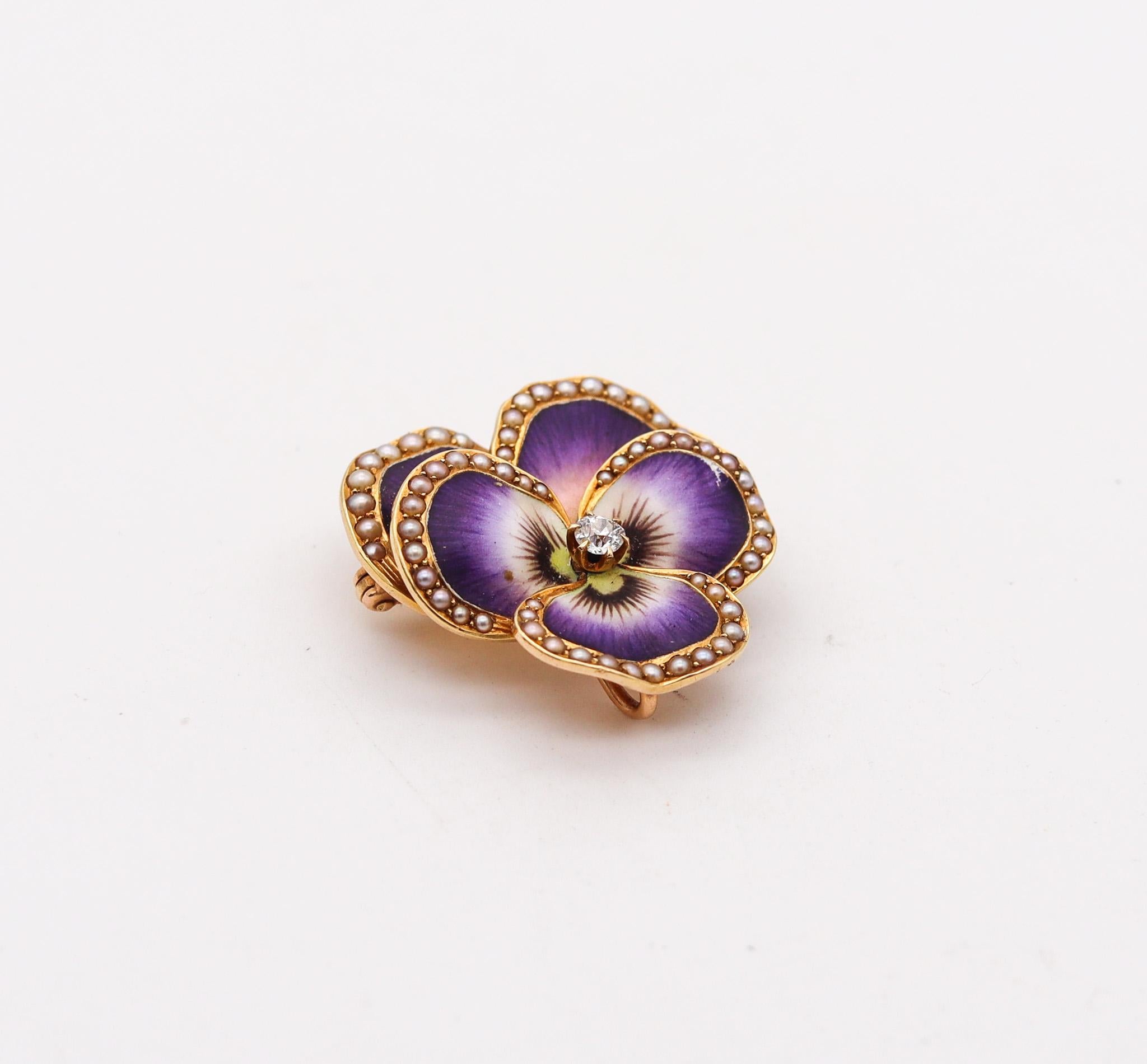 Edwardian Pansy flower convertible brooch designed by Crane & Theurer Inc.

An exceptional piece, created in America during the Edwardian and the Art Nouveau periods, back in the 1900's. This outstanding convertible pendant-brooch has been carefully