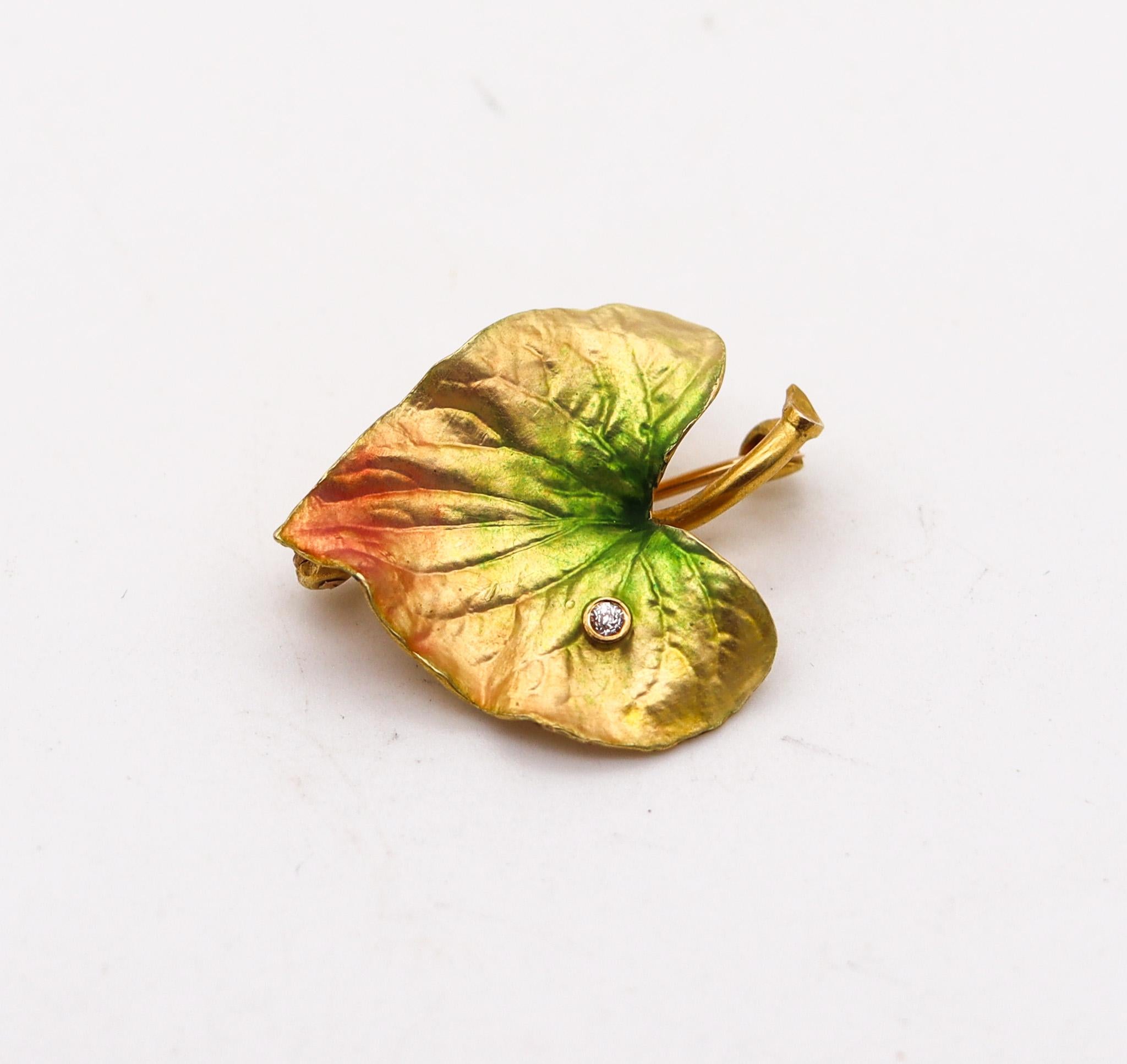 Art nouveau enamel leaf  brooch designed by Crane & Theurer Co..

Colorful little brooch, created in Newark United States during the Edwardian and the Art Nouveau periods, back in the 1900. This brooch has been carefully crafted by the Crane &