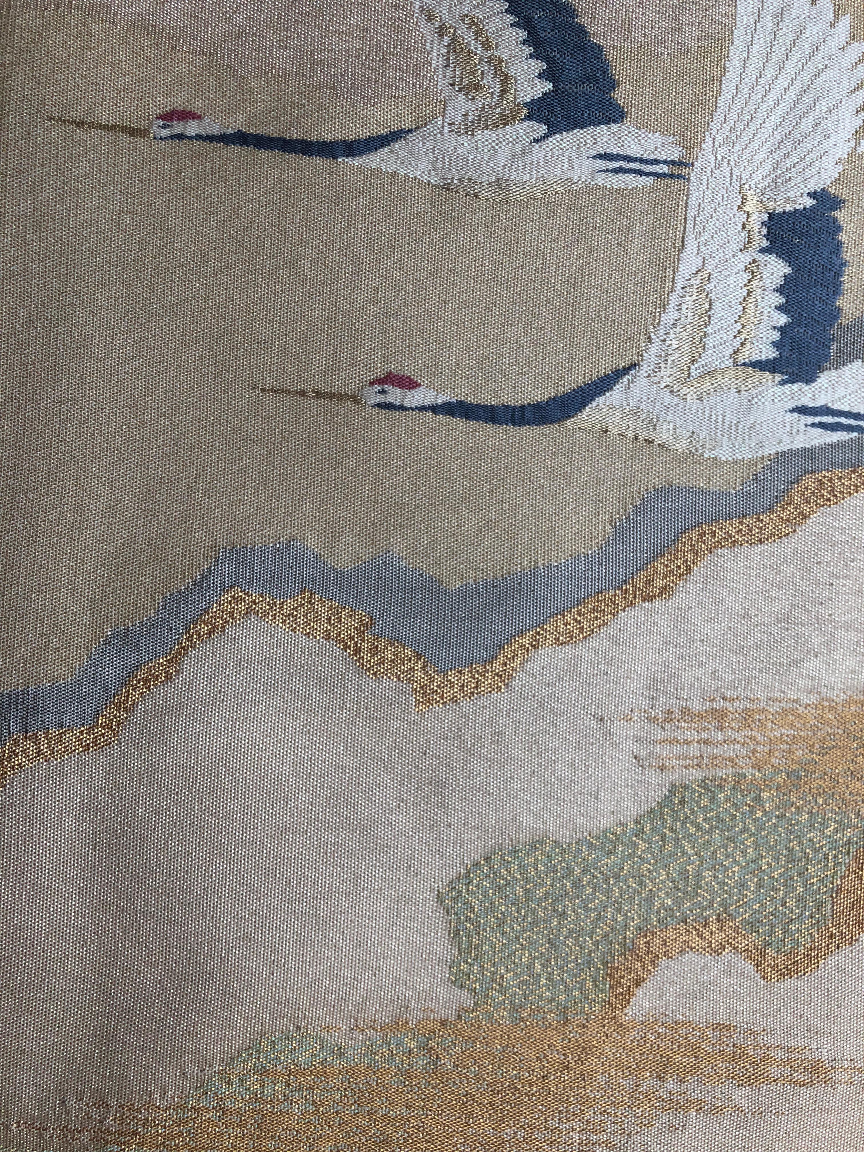 „Crane's Feathered Dance“ von Kimono-Couture, Kimono Art / Japanese Art (21. Jahrhundert und zeitgenössisch) im Angebot